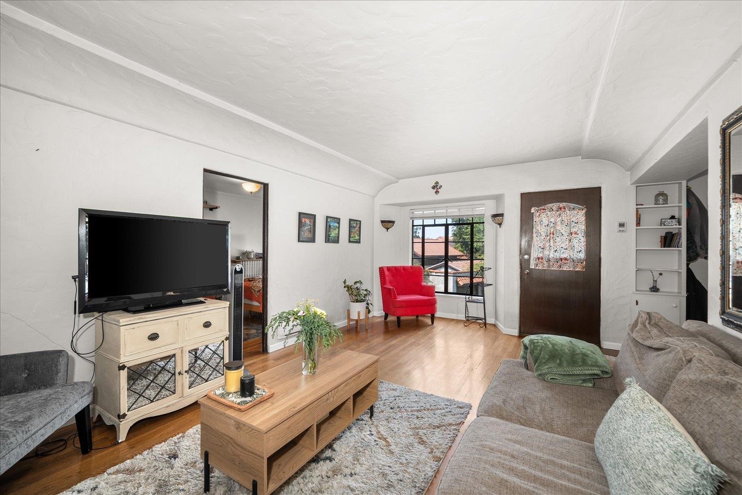 1107 S Grand Blvd - Photo 5