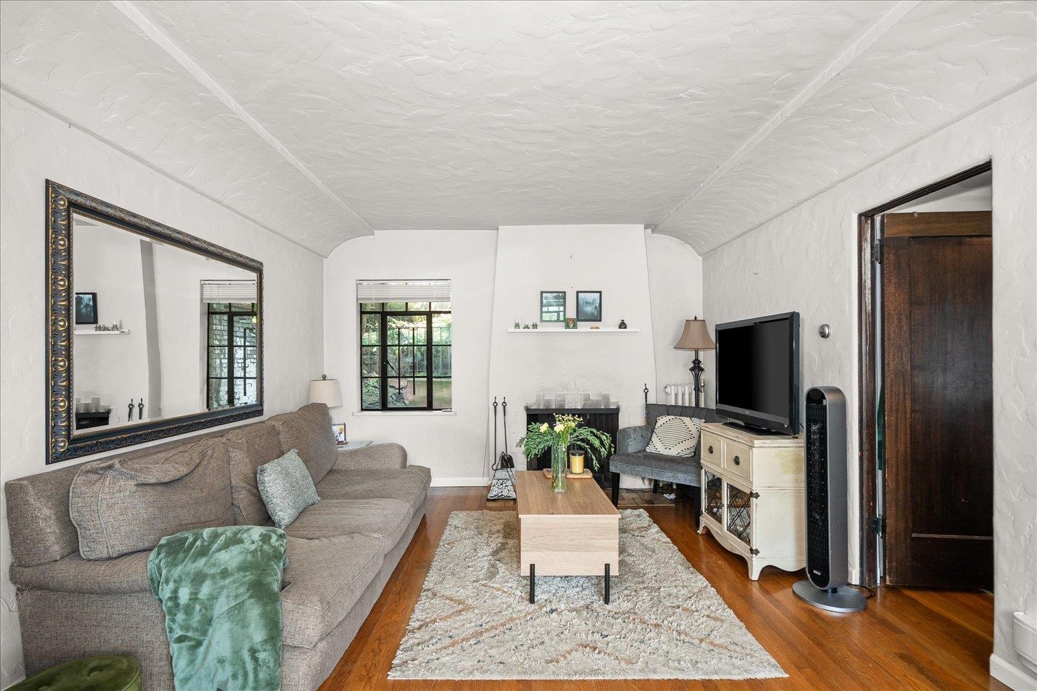 1107 S Grand Blvd - Photo 8