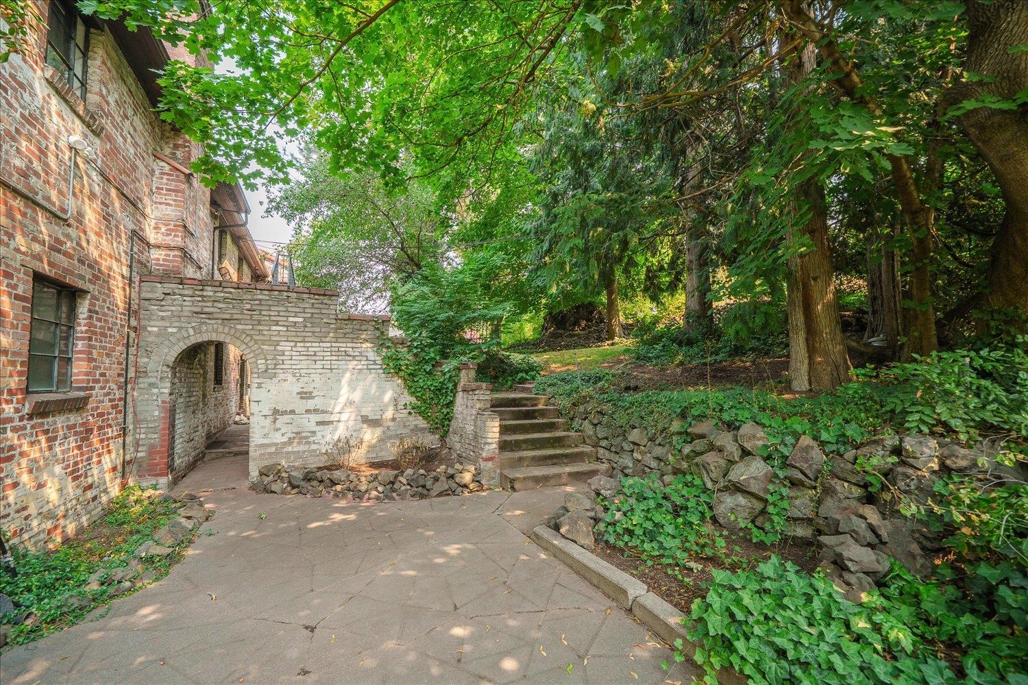 1107 S Grand Blvd - Photo 24
