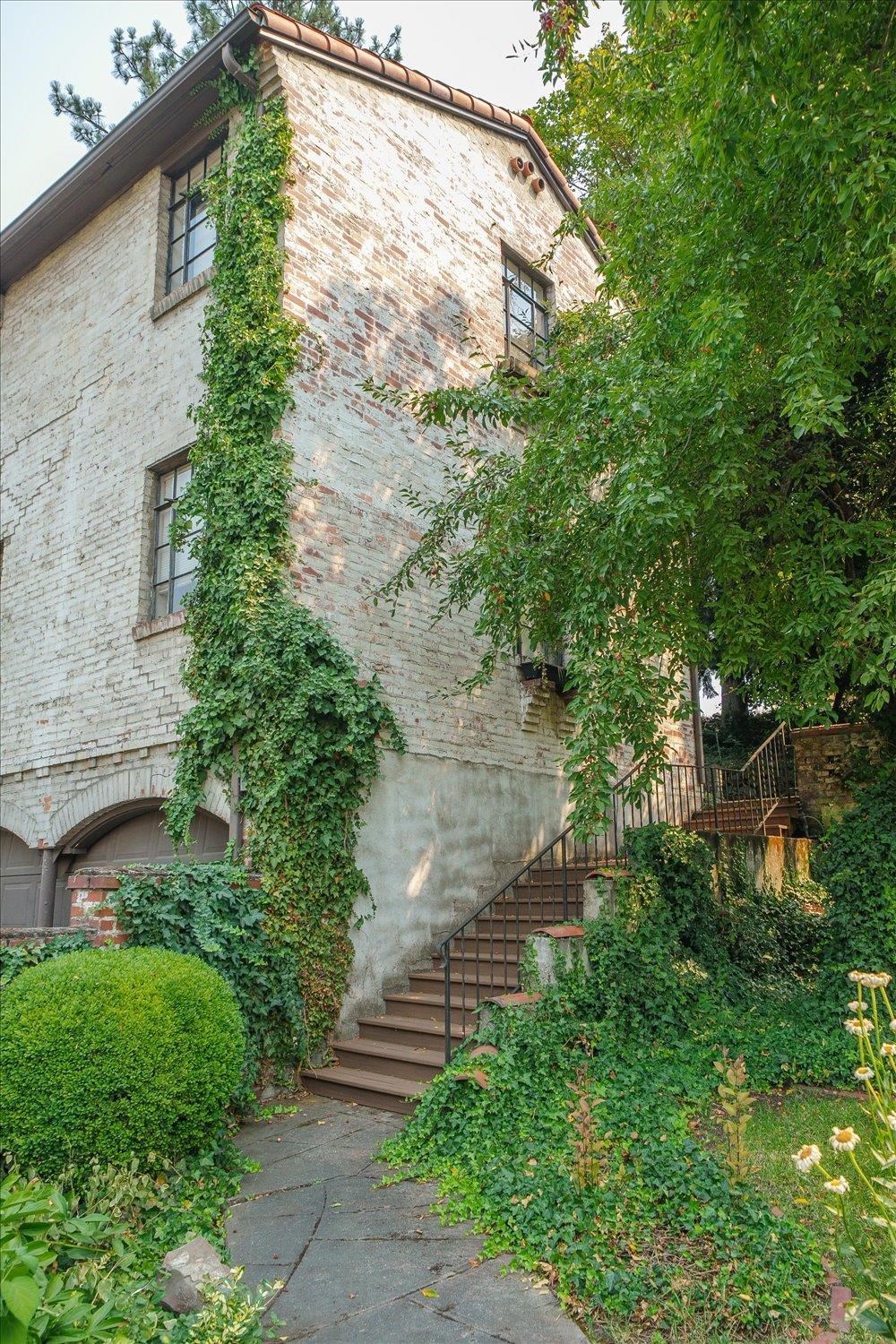 1107 S Grand Blvd - Photo 30