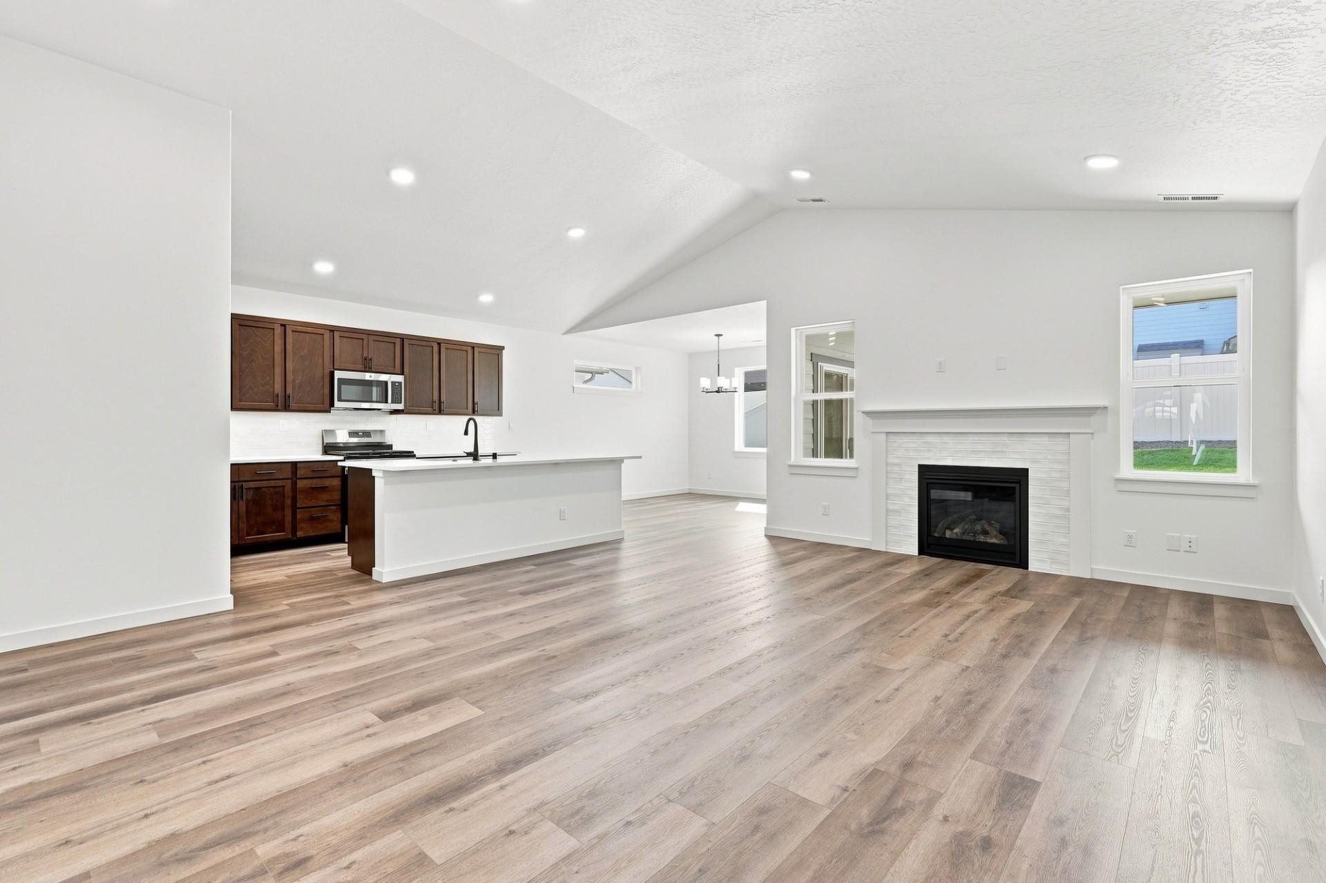 5357 N Ainsworth Ln - Photo 2