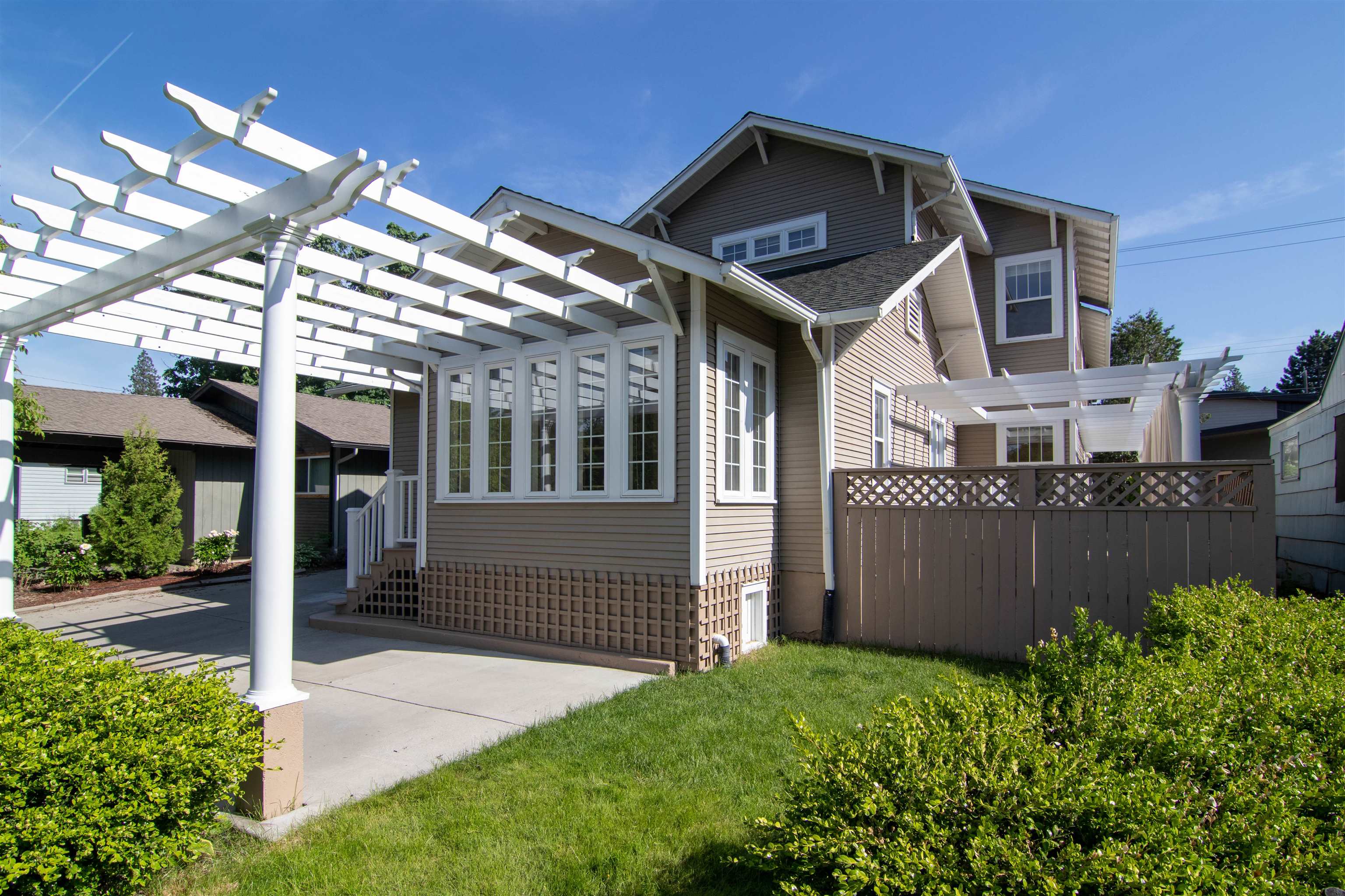 1128 E 29th Ave Ave - Photo 1