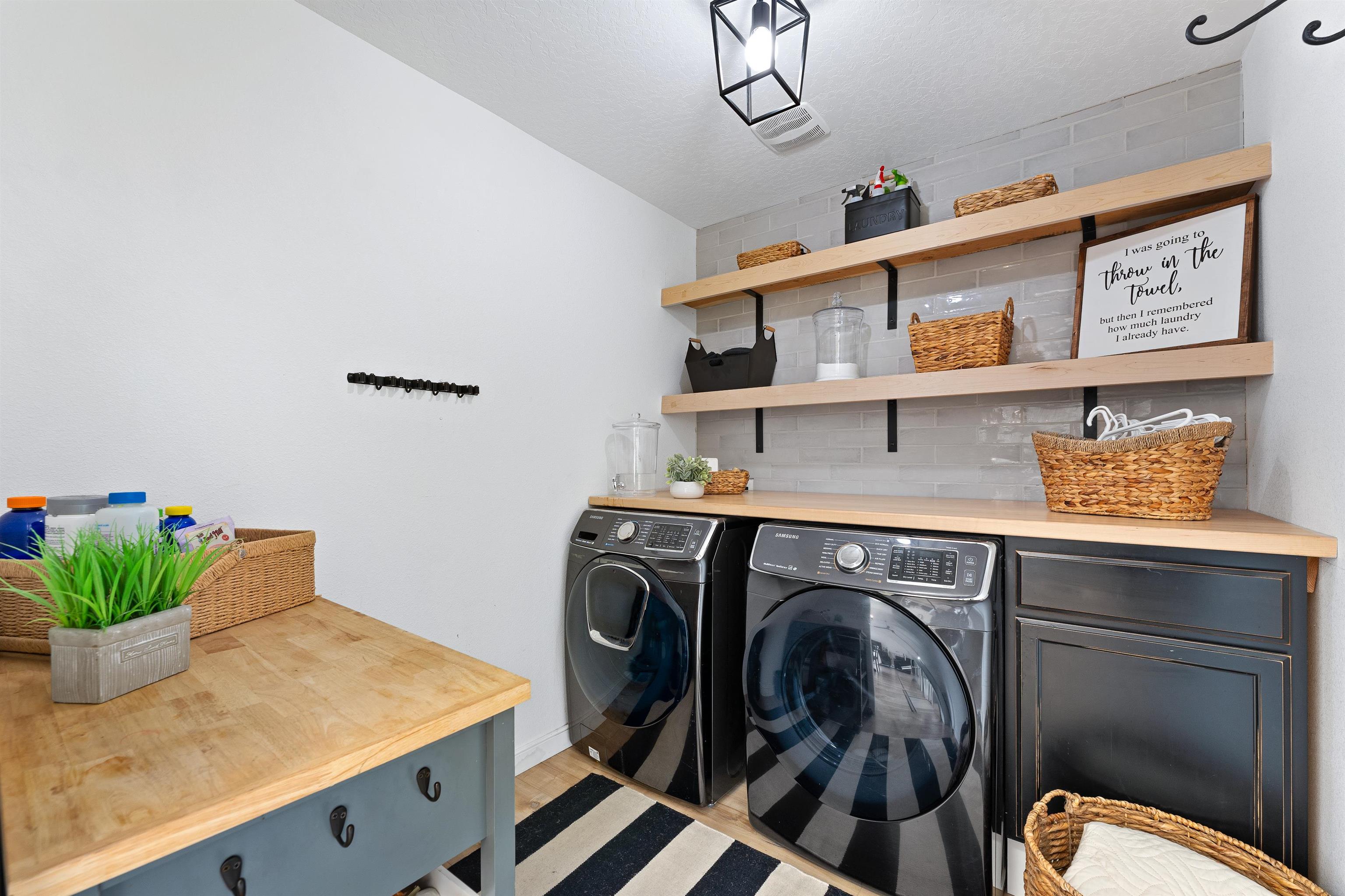 19202 E 11th Ave - Photo 15