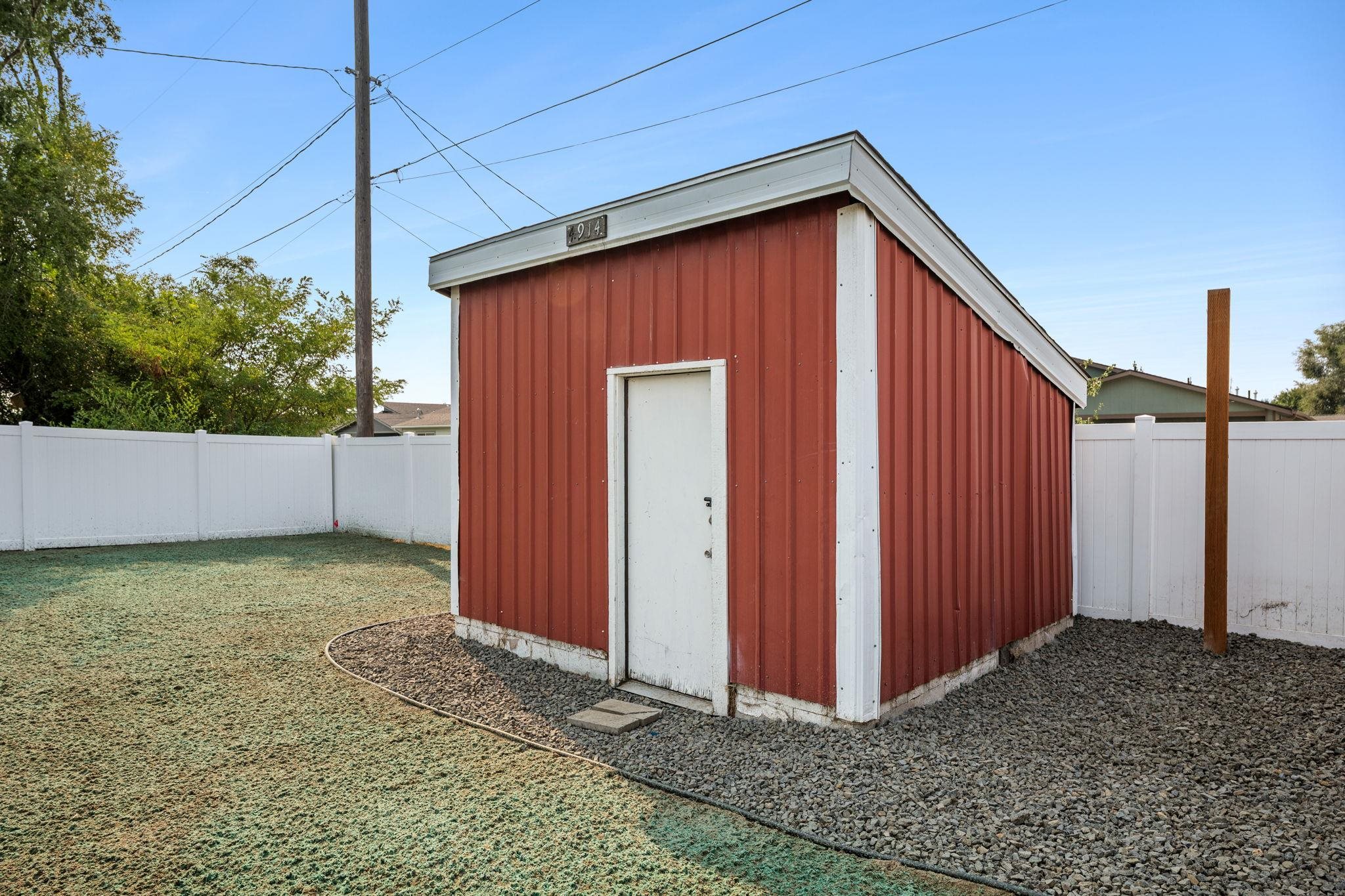 4914 E Fairview Ave - Photo 37
