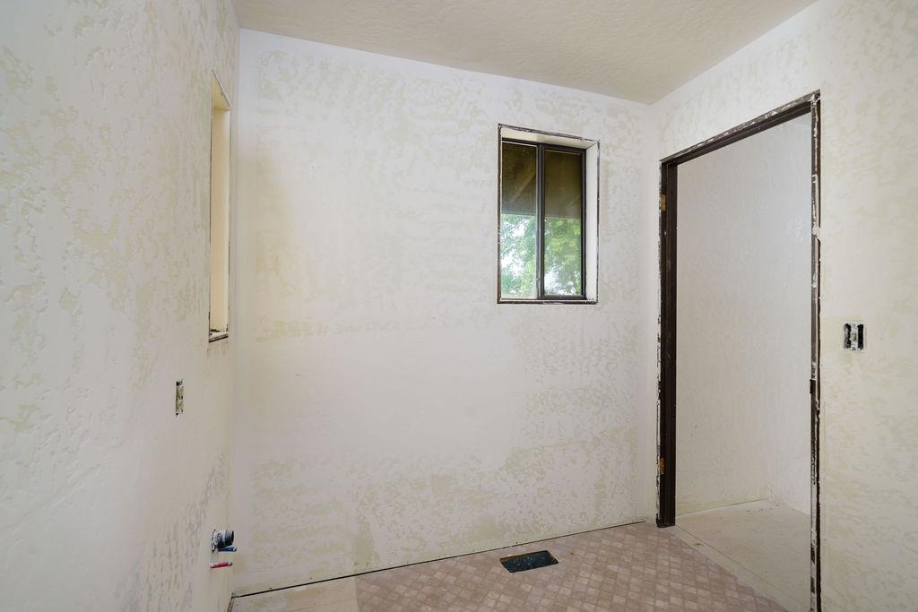 13506 E FARWELL Rd - Photo 19