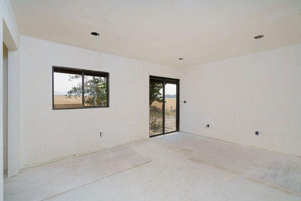 13506 E FARWELL Rd - Photo 23