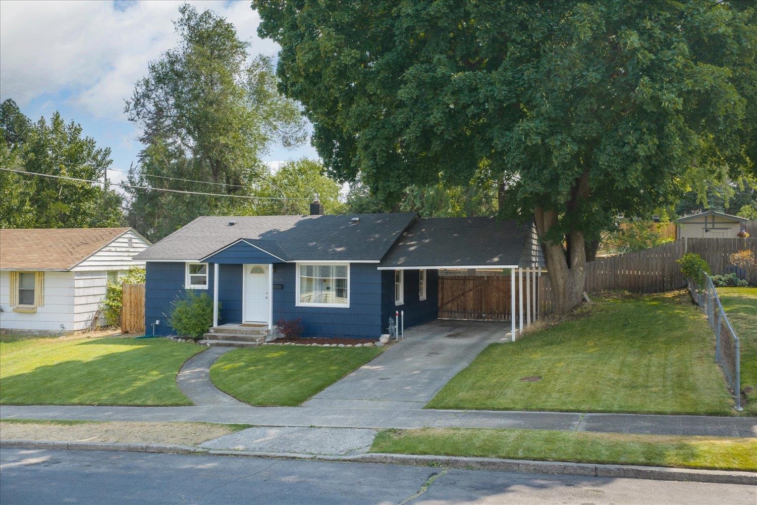 5928 N Nettleton St - Photo 3