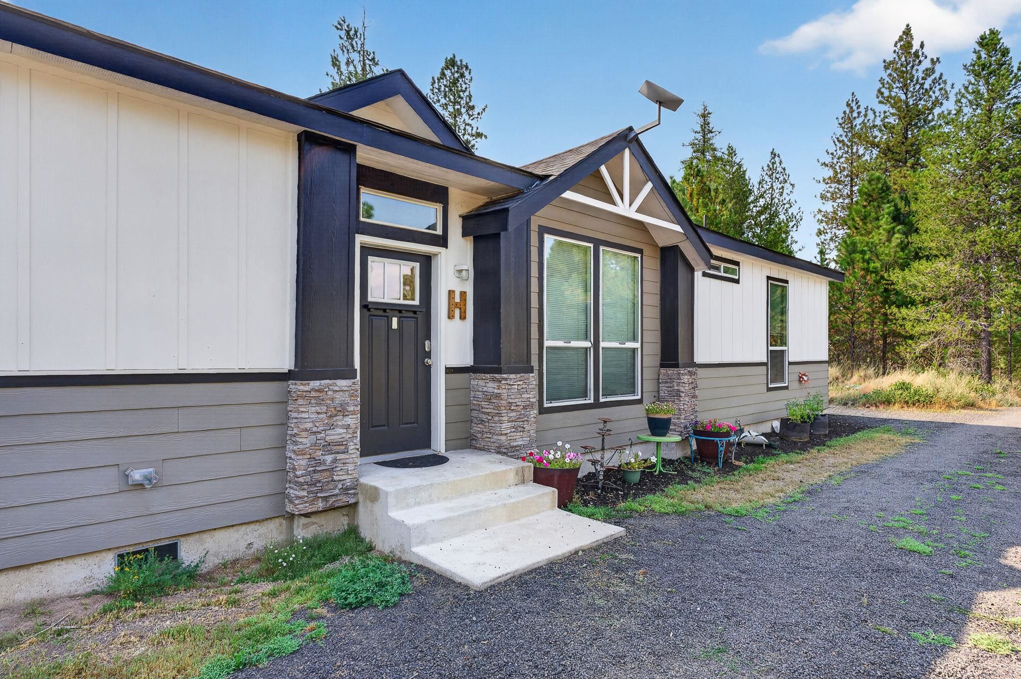 28995 N Hardesty Rd - Photo 1
