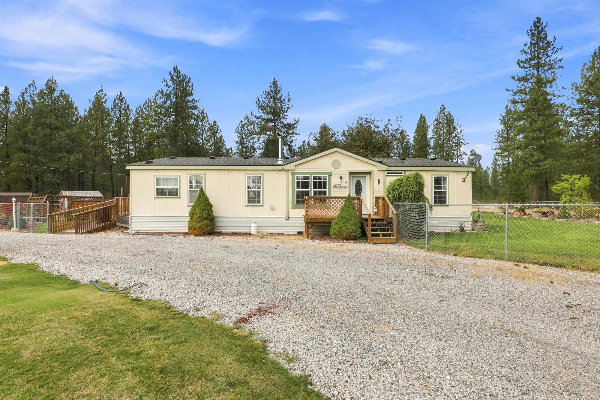 5 W MONTGOMERY Rd - Photo 1