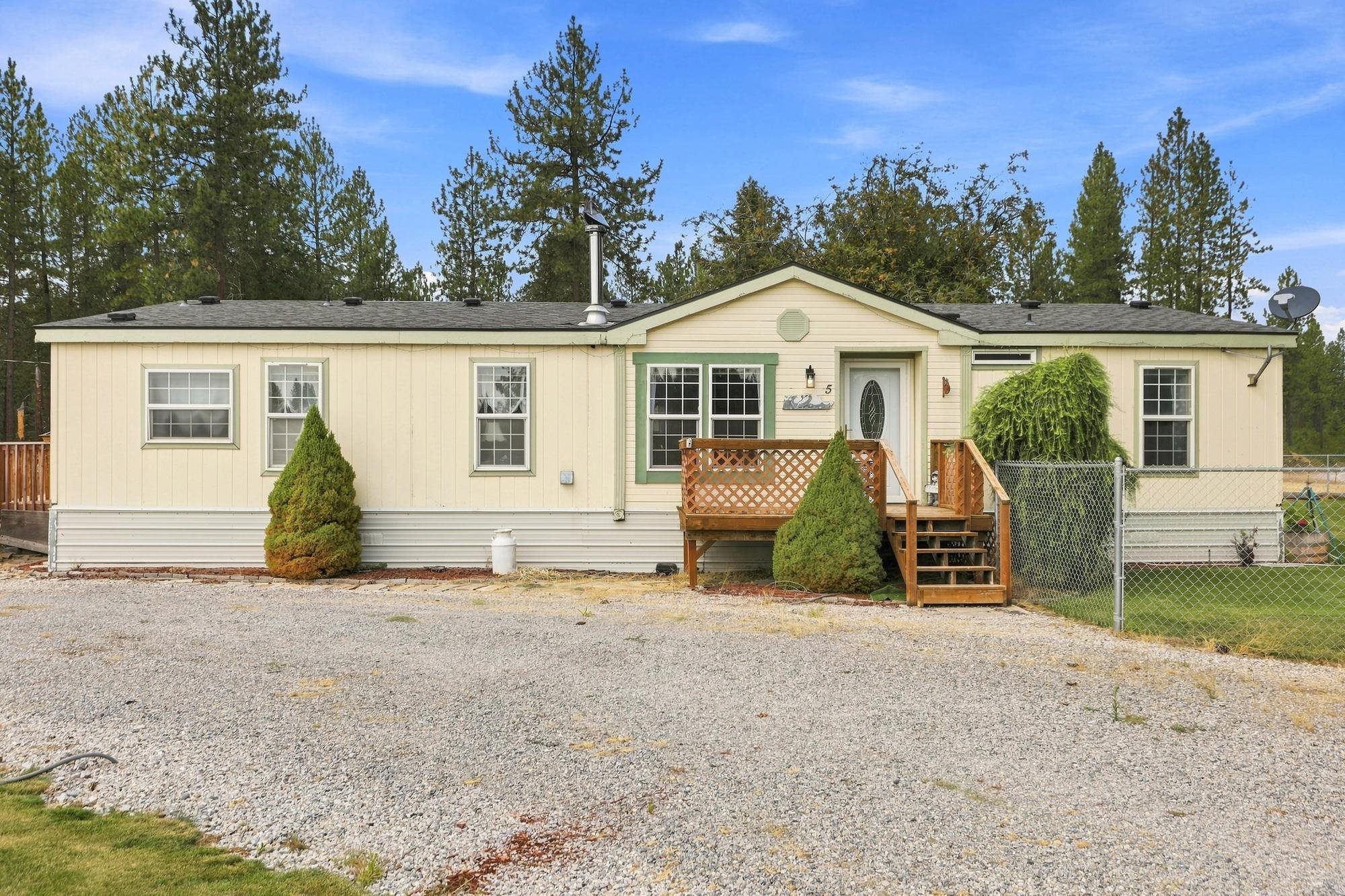5 W MONTGOMERY Rd - Photo 2