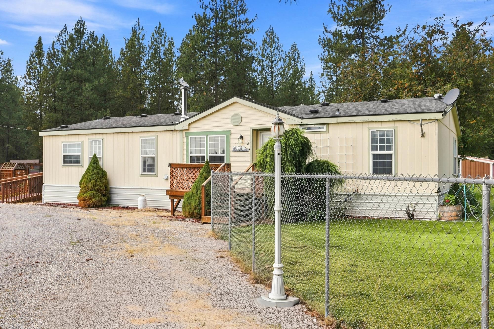 5 W MONTGOMERY Rd - Photo 3