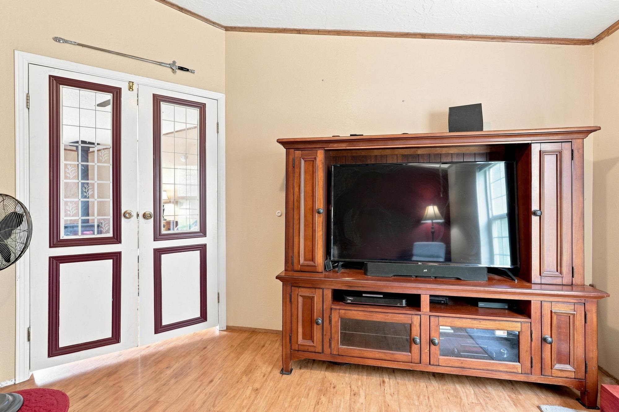 5 W MONTGOMERY Rd - Photo 11