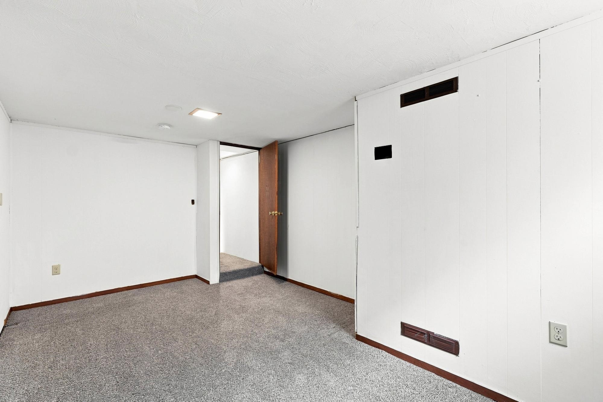 2307 W Broad Ave - Photo 17
