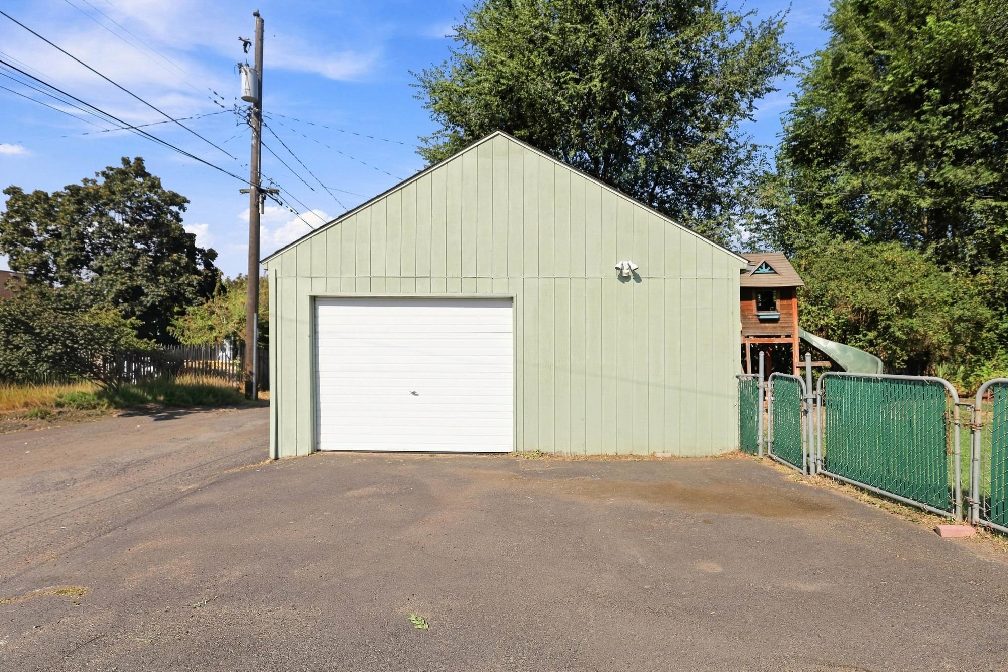 2307 W Broad Ave - Photo 26