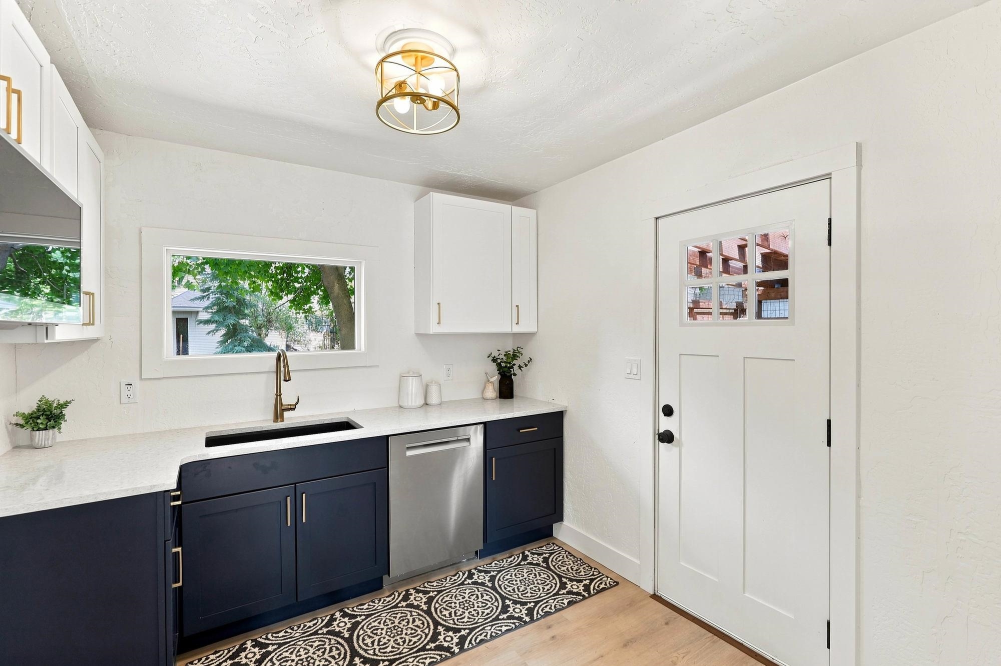 10515 E 10th Ave - Photo 7