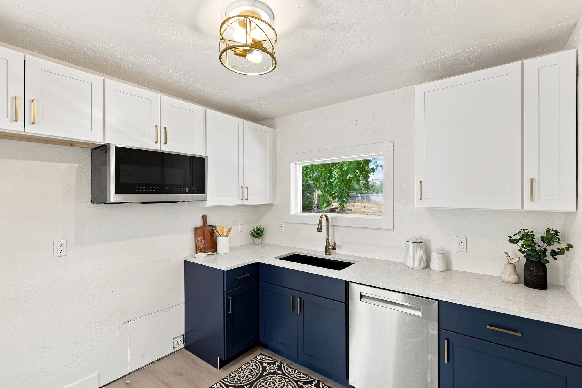10515 E 10th Ave - Photo 8