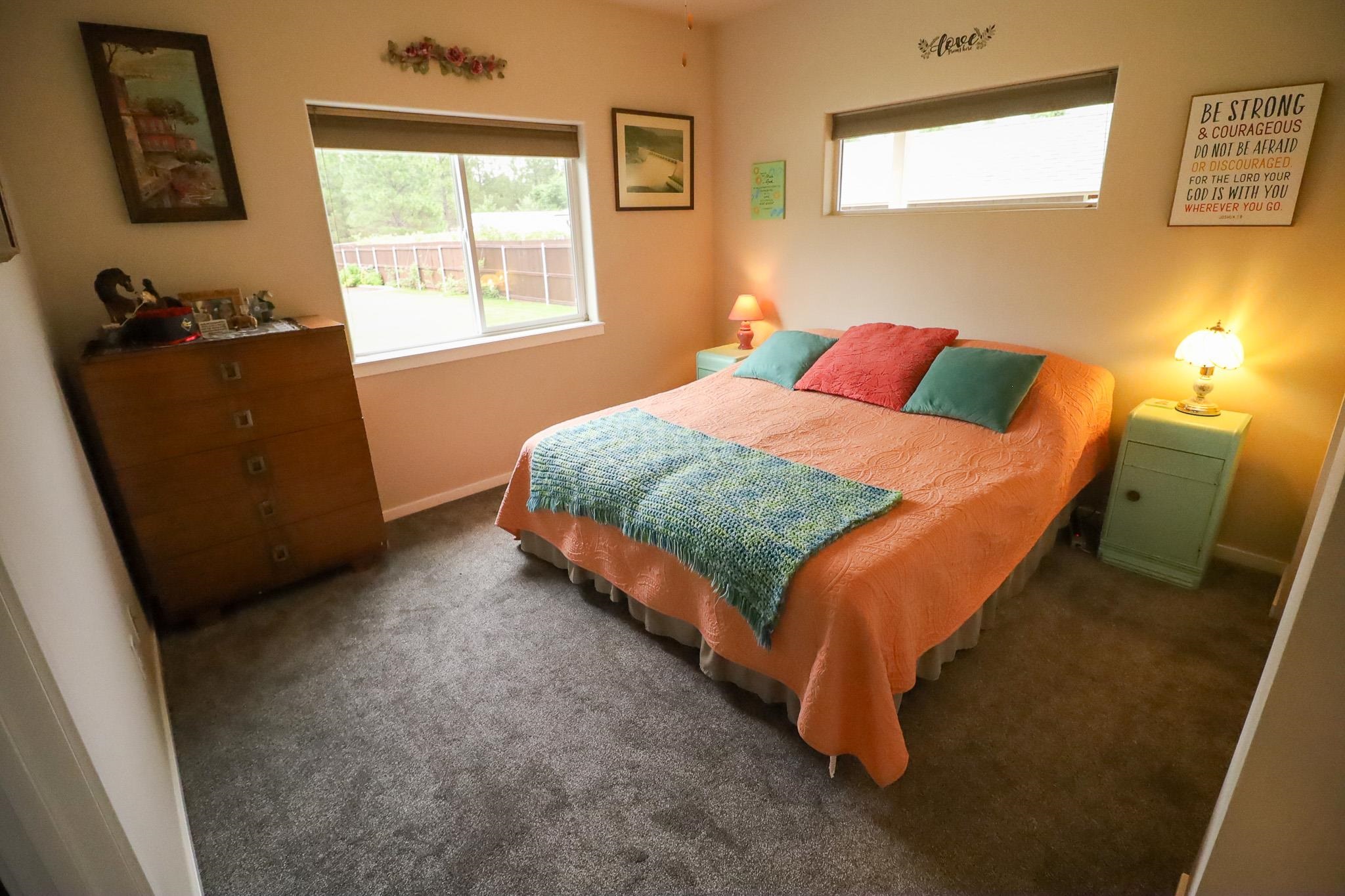 325 E Parker Ct - Photo 4