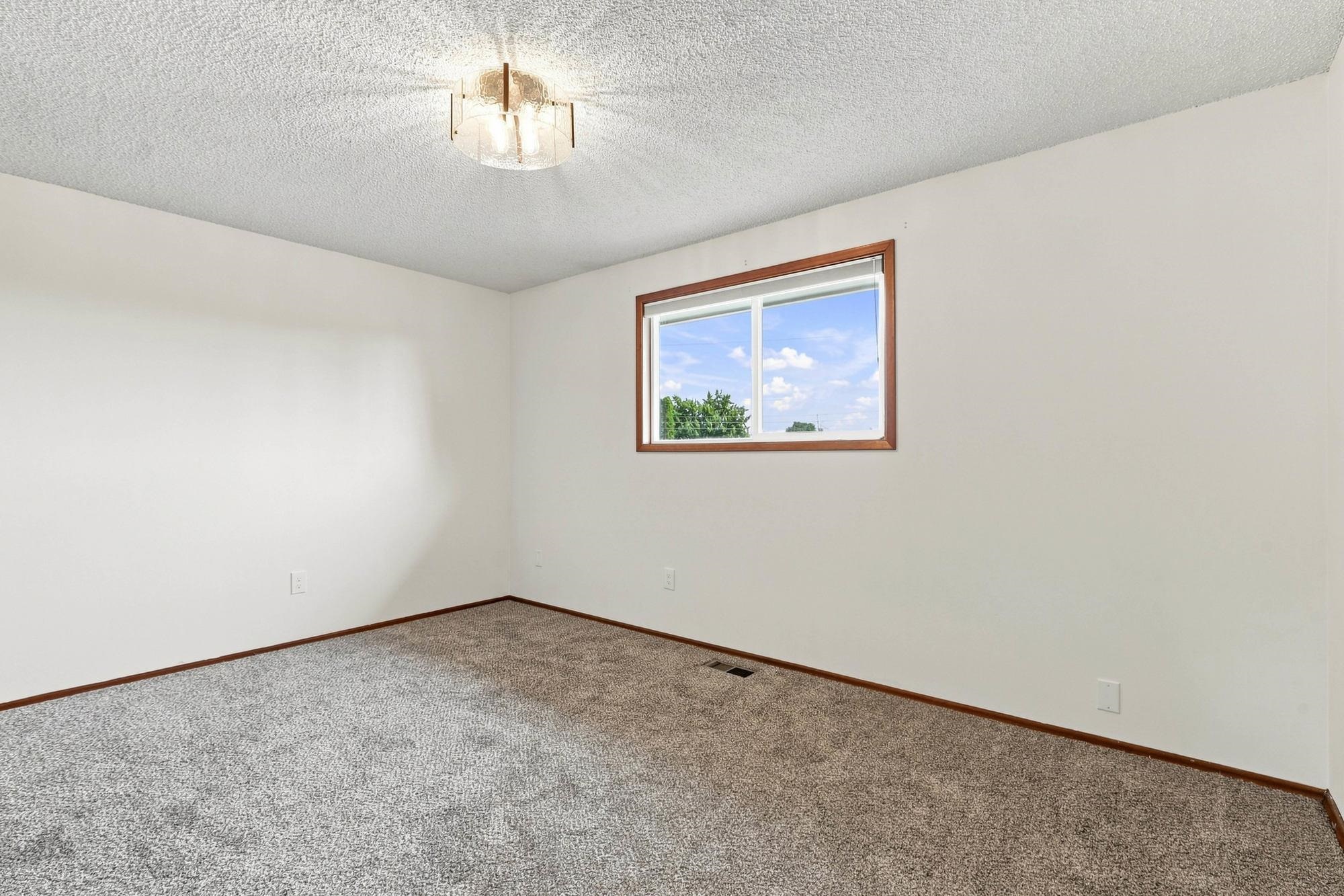 211 E Astor Dr - Photo 18
