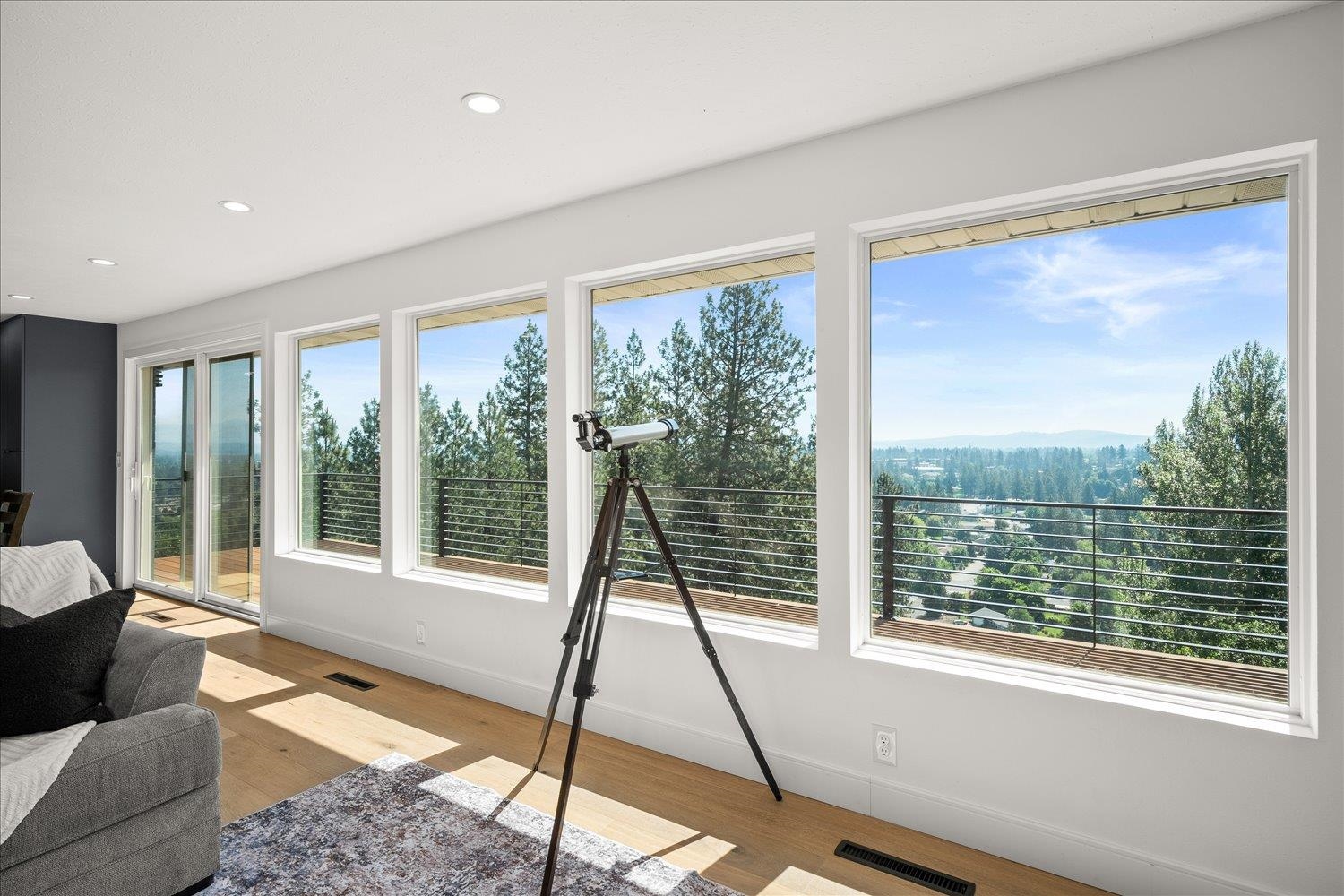 8312 N Northview Rd - Photo 3