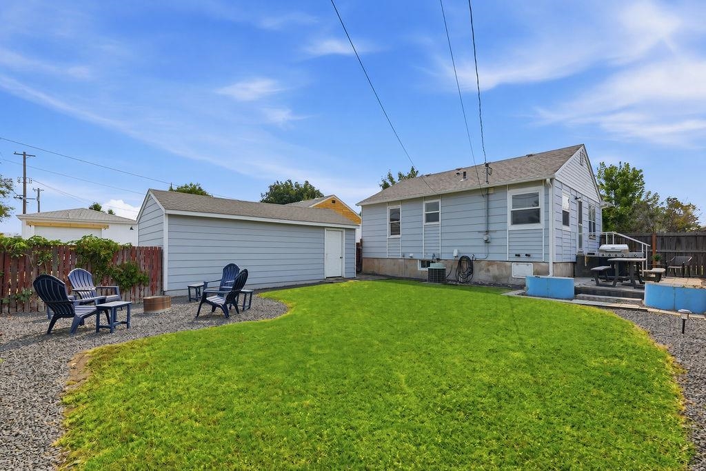1303 E Princeton Ave - Photo 29