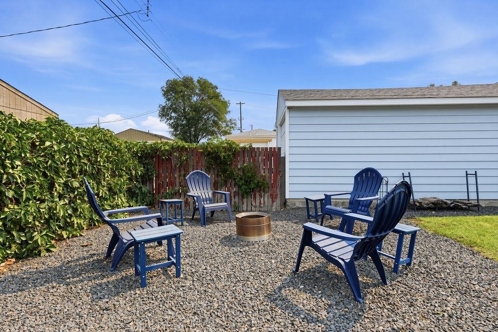 1303 E Princeton Ave - Photo 30