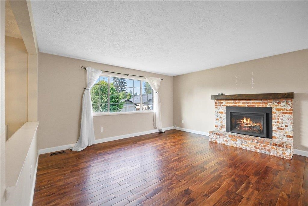 1427 E 35th Ave - Photo 3