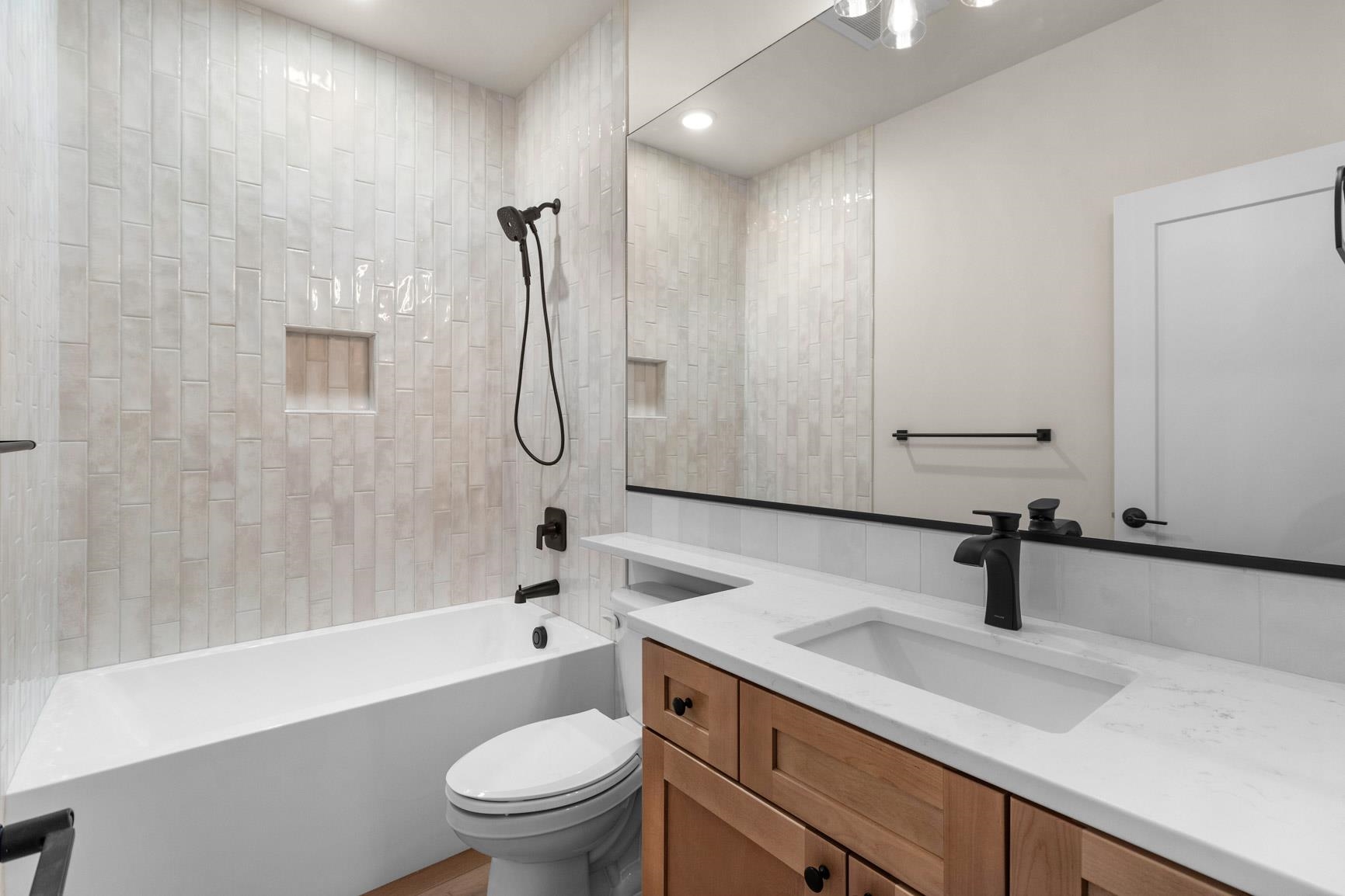 2310 E Towhee Ln - Photo 4