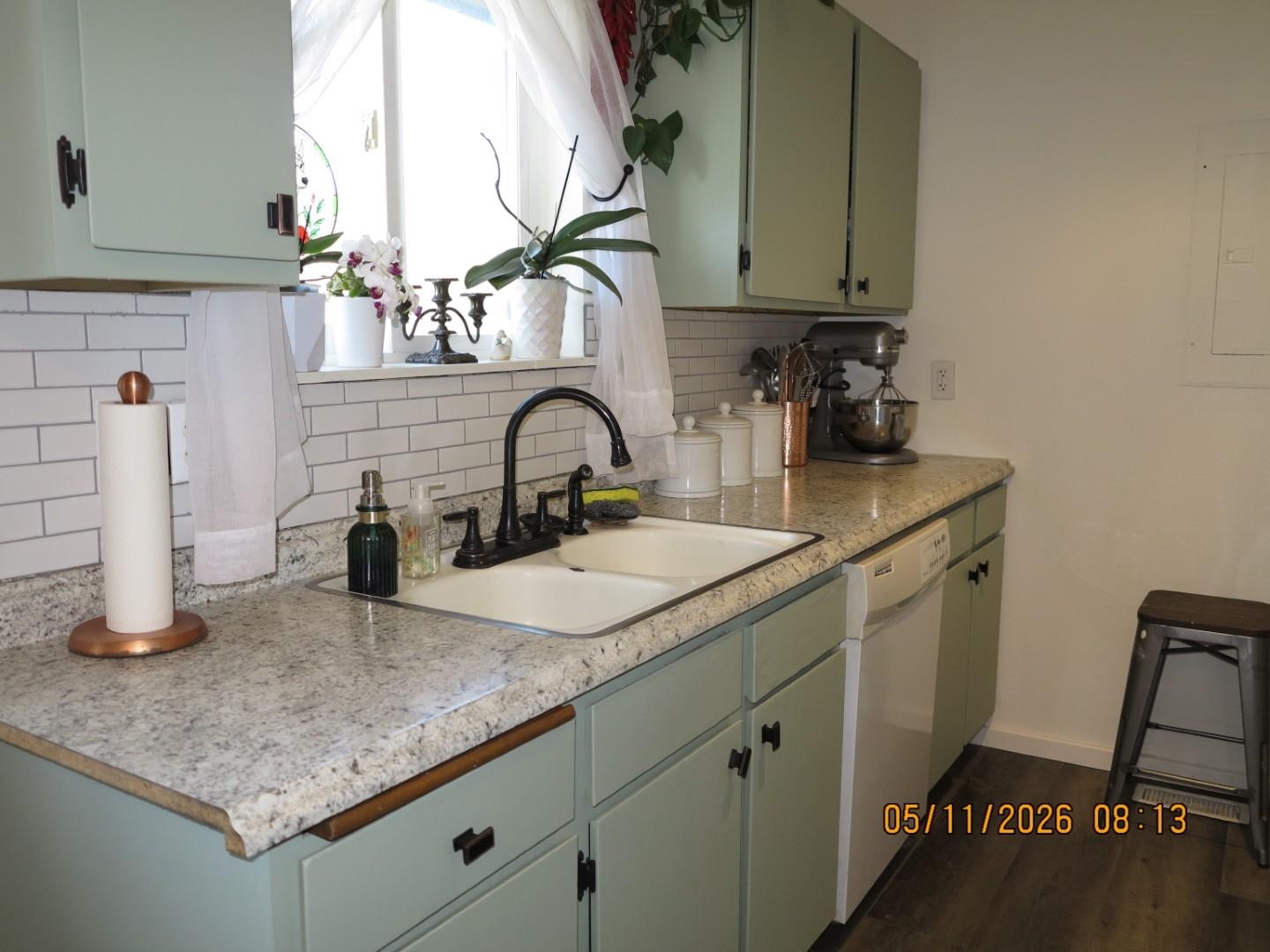107 W James St - Photo 7