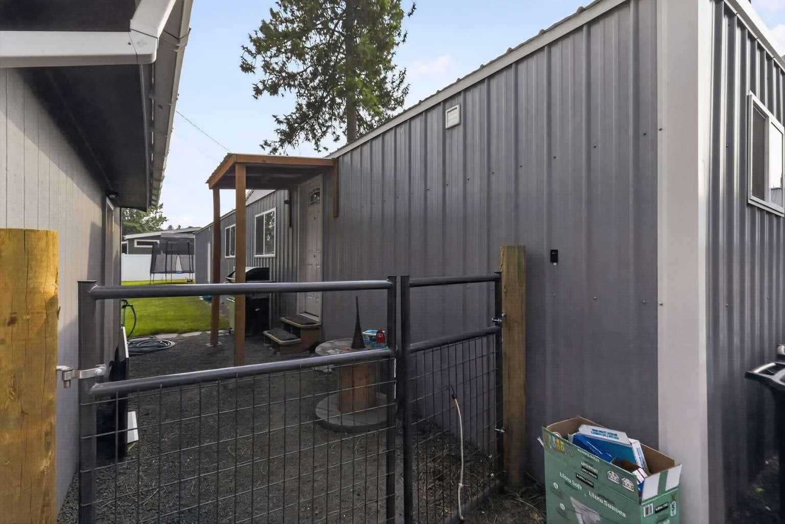 426 E 6TH Ave - Photo 9