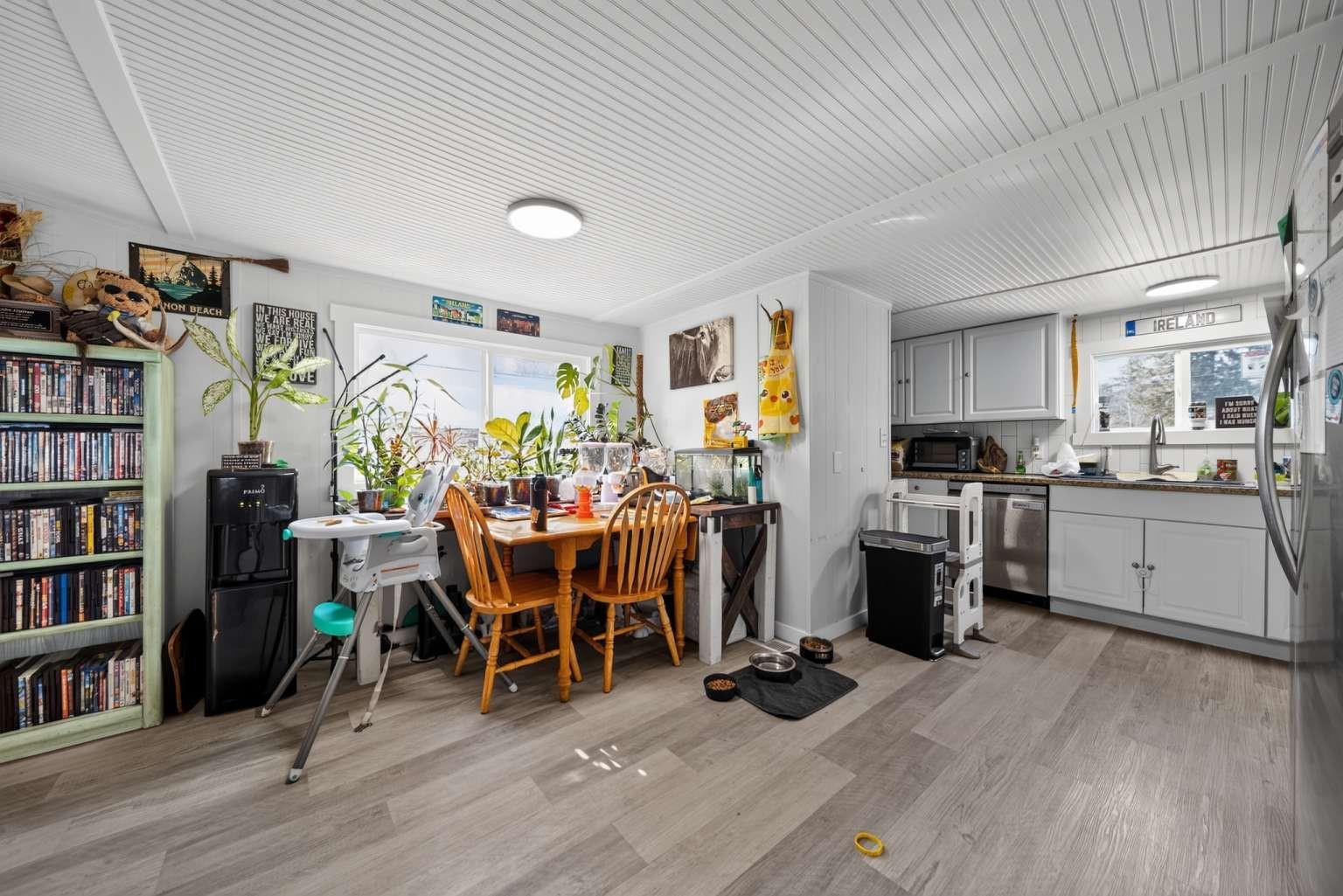426 E 6TH Ave - Photo 22