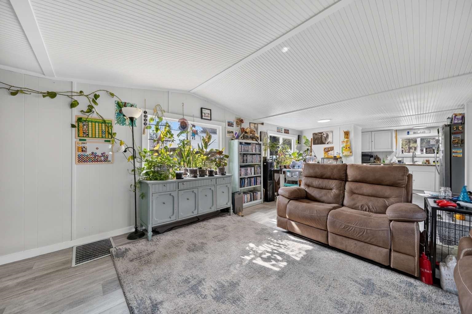 426 E 6TH Ave - Photo 24