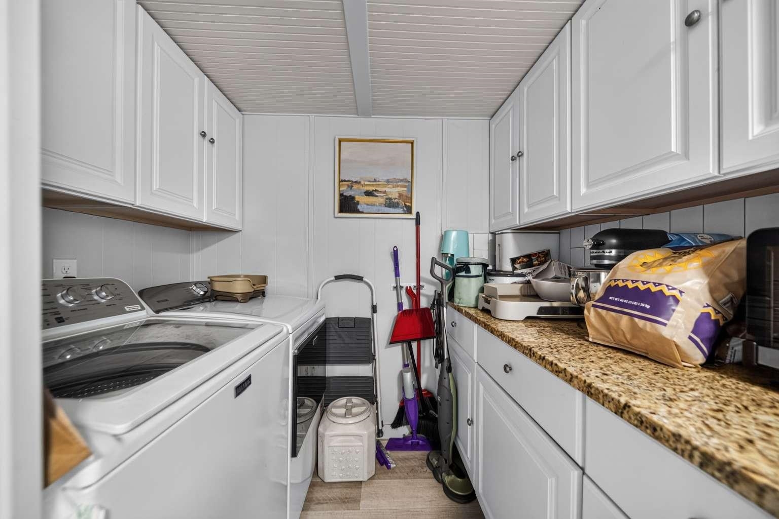 426 E 6TH Ave - Photo 28