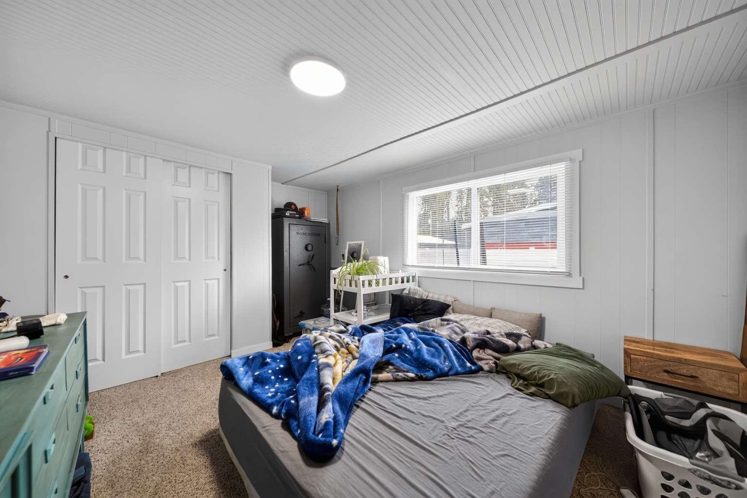 426 E 6TH Ave - Photo 32