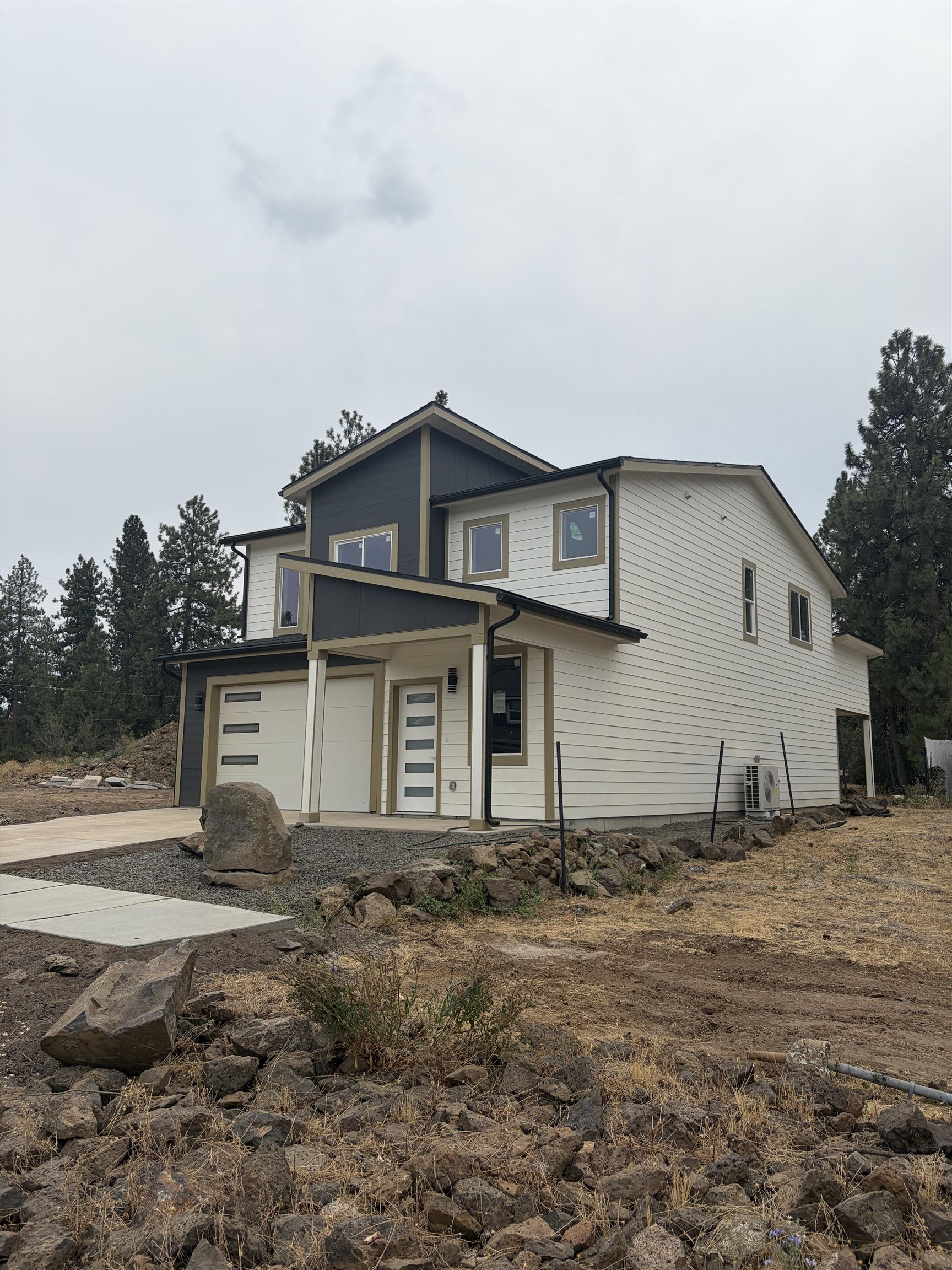 4258 E 21st Ave - Photo 2