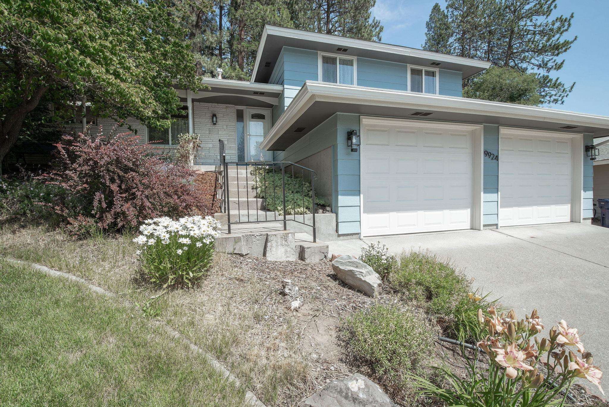 9924 N Woodridge Dr - Photo 1