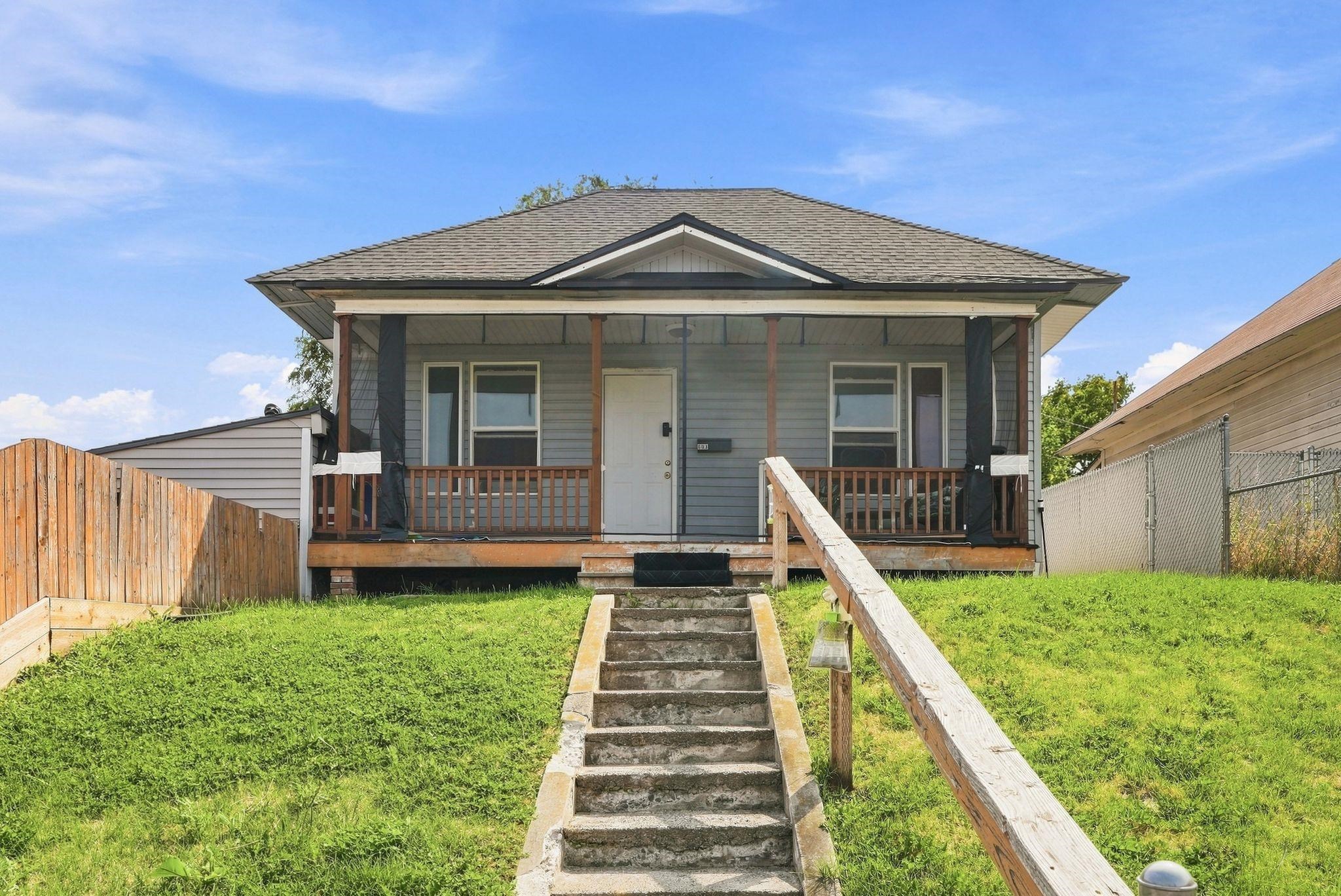 603 W Augusta Ave - Photo 1
