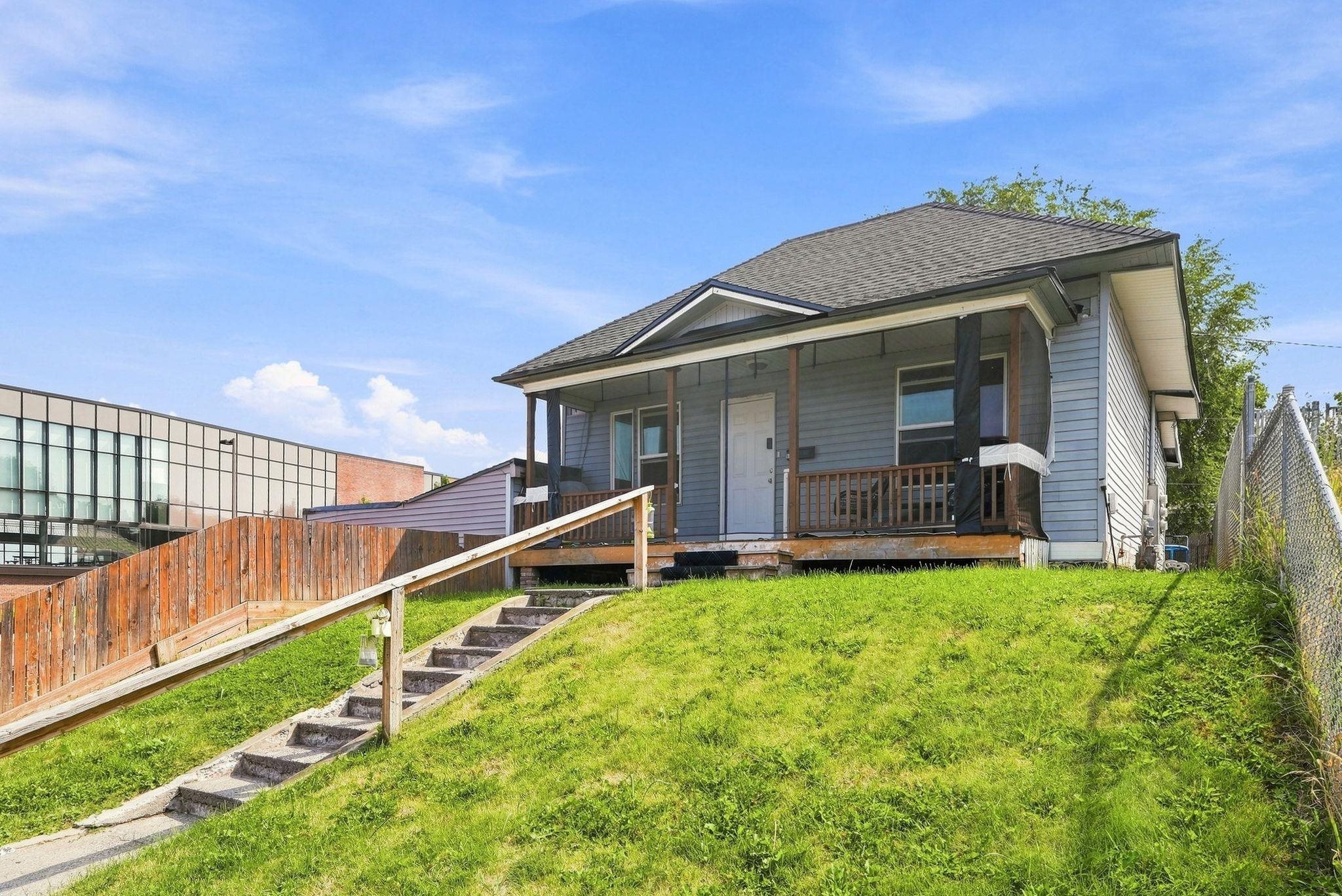 603 W Augusta Ave - Photo 2