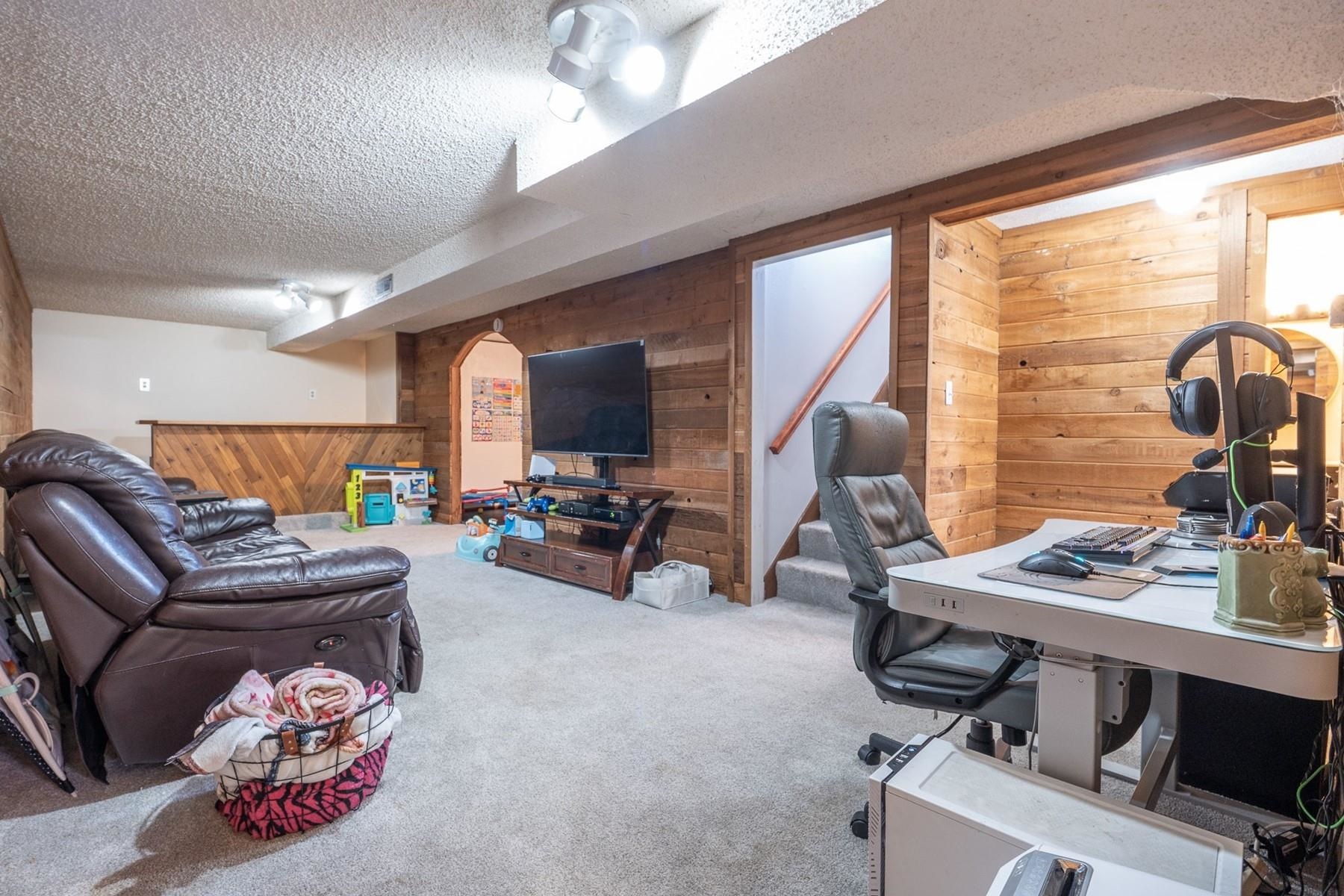701 E Bismark Ave - Photo 21