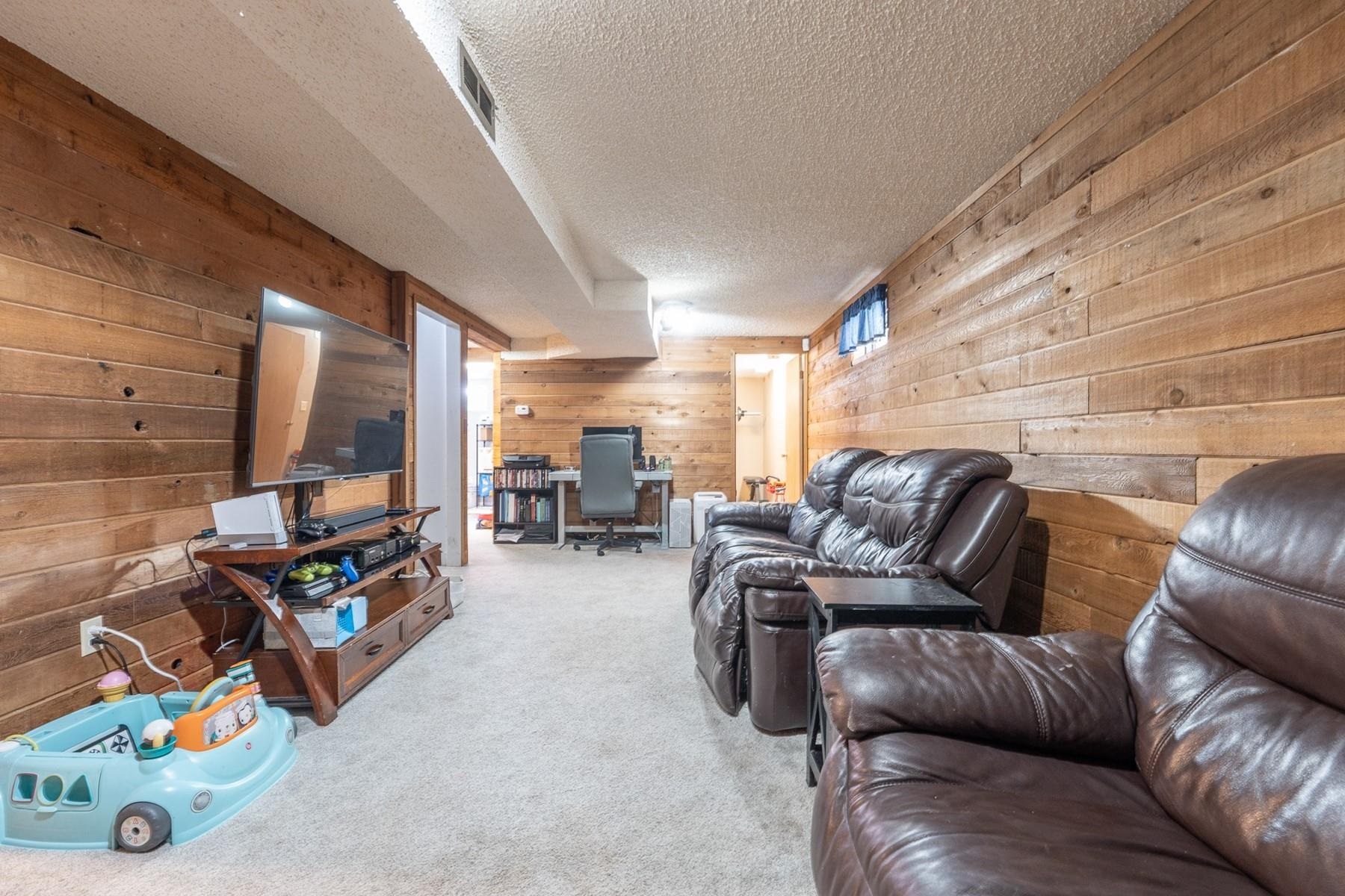 701 E Bismark Ave - Photo 23