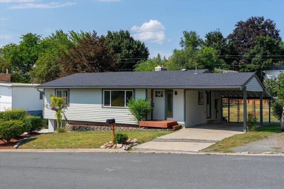 1025 E Ivy Ave - Photo 2