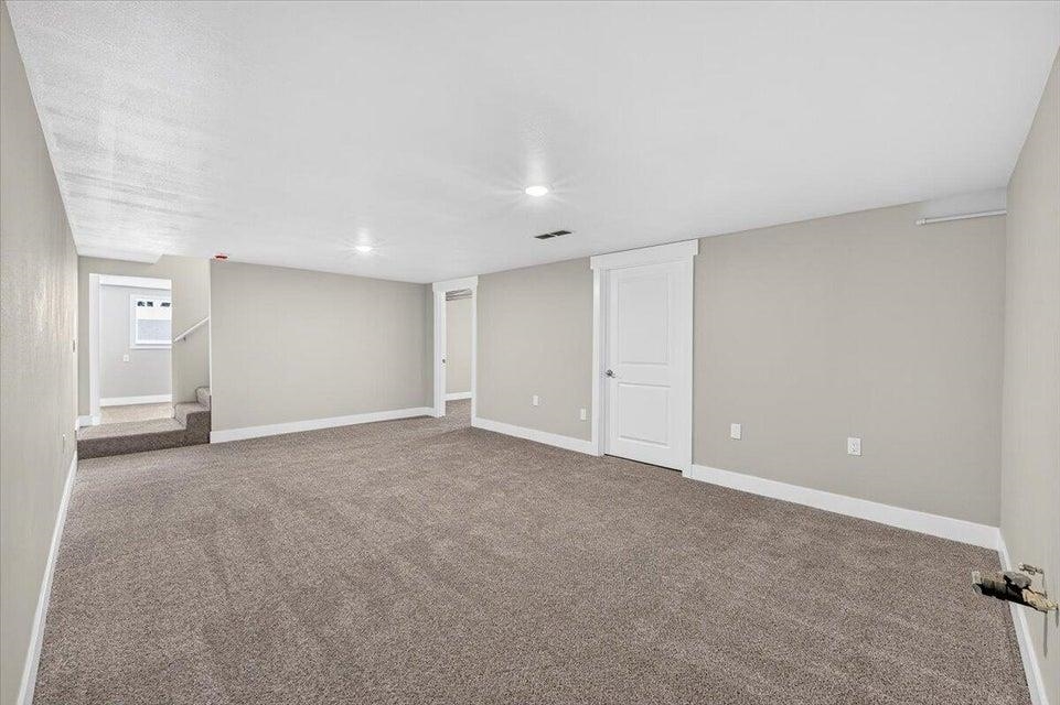1025 E Ivy Ave - Photo 17