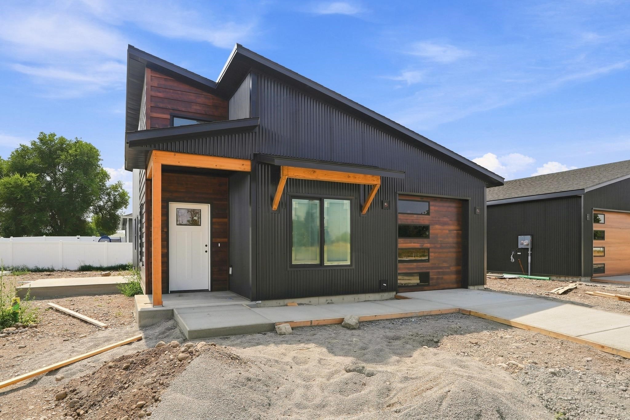 17428 E Maxwell Ave - Photo 2