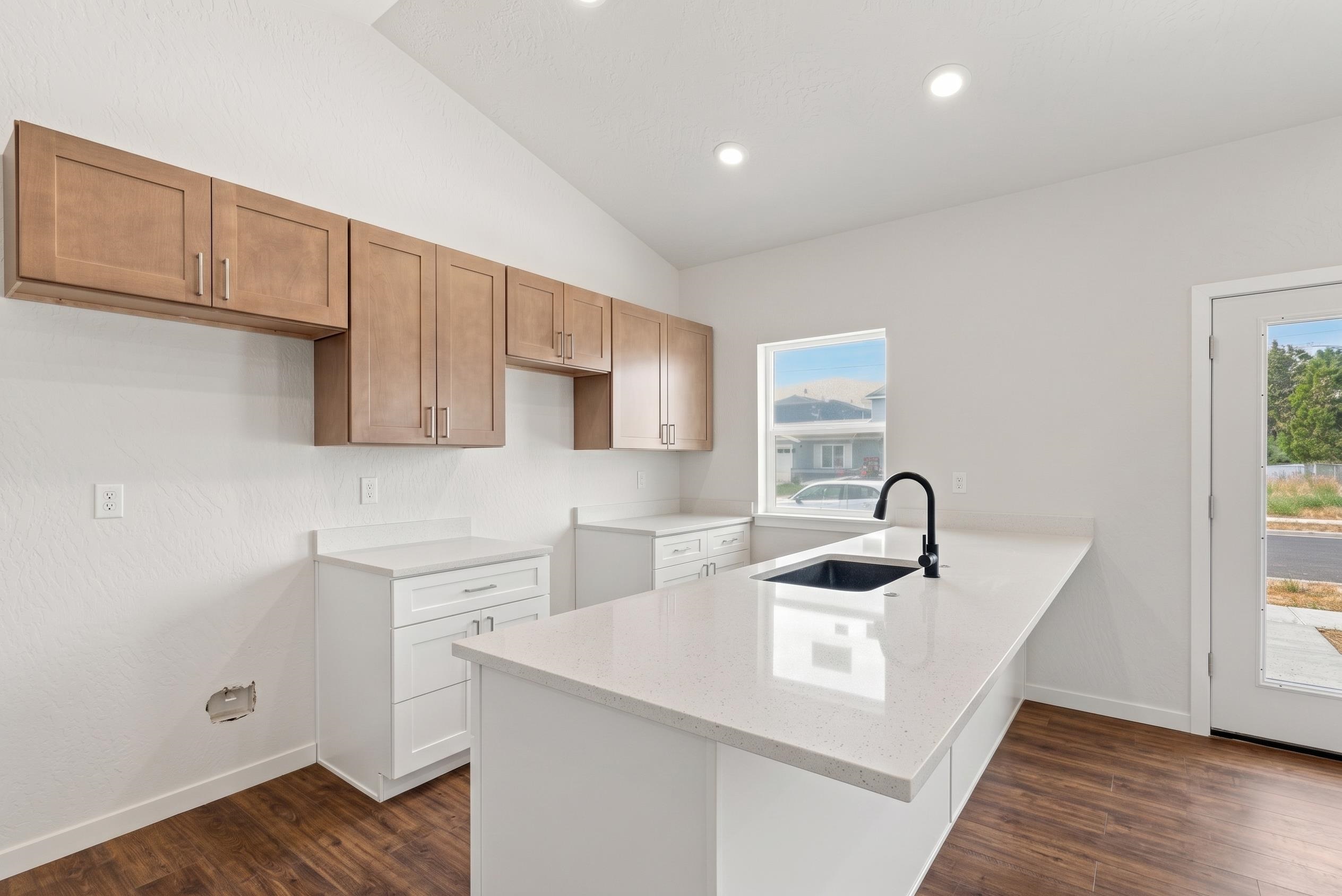 17410 E Mission Ave - Photo 2