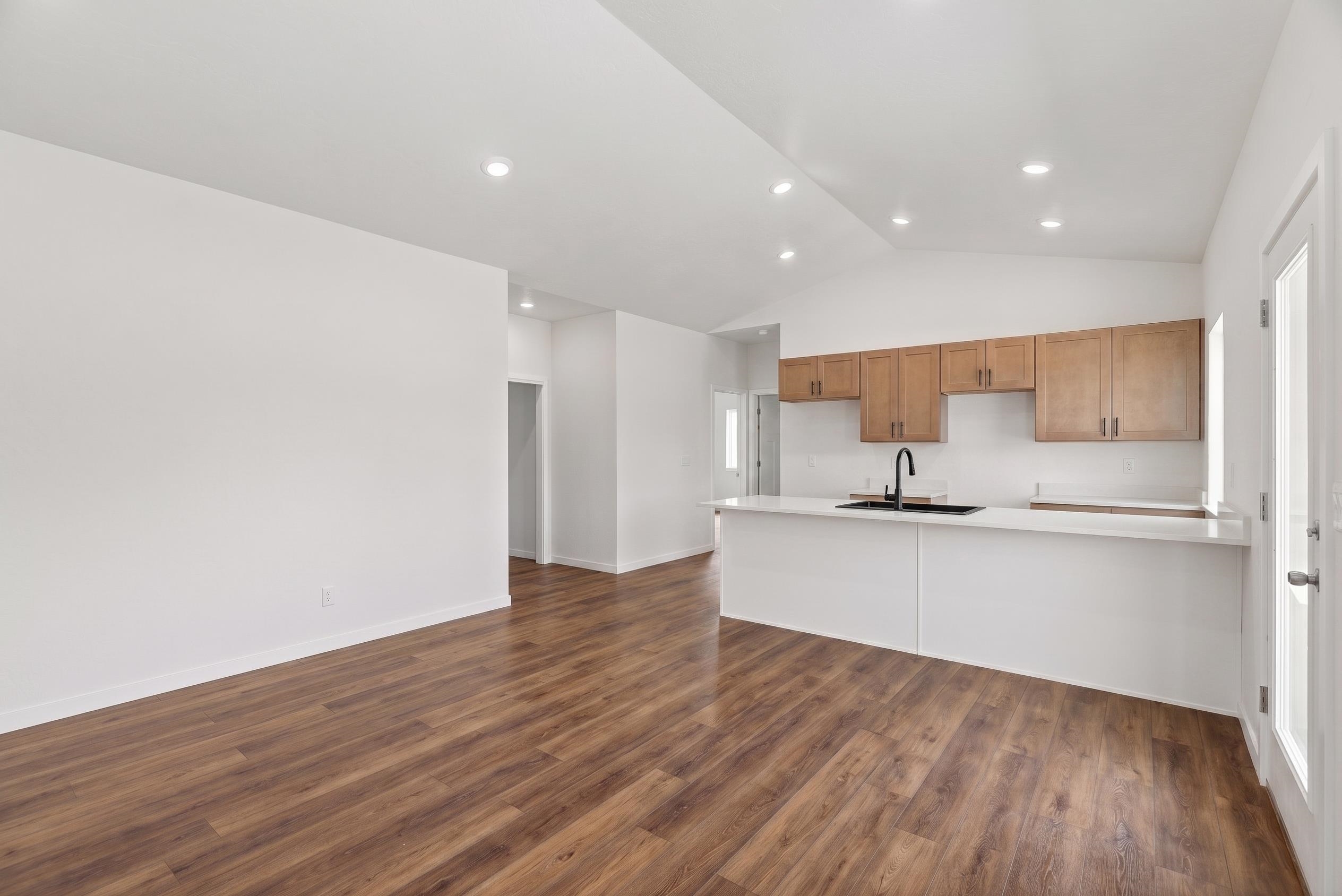 17410 E Mission Ave - Photo 4
