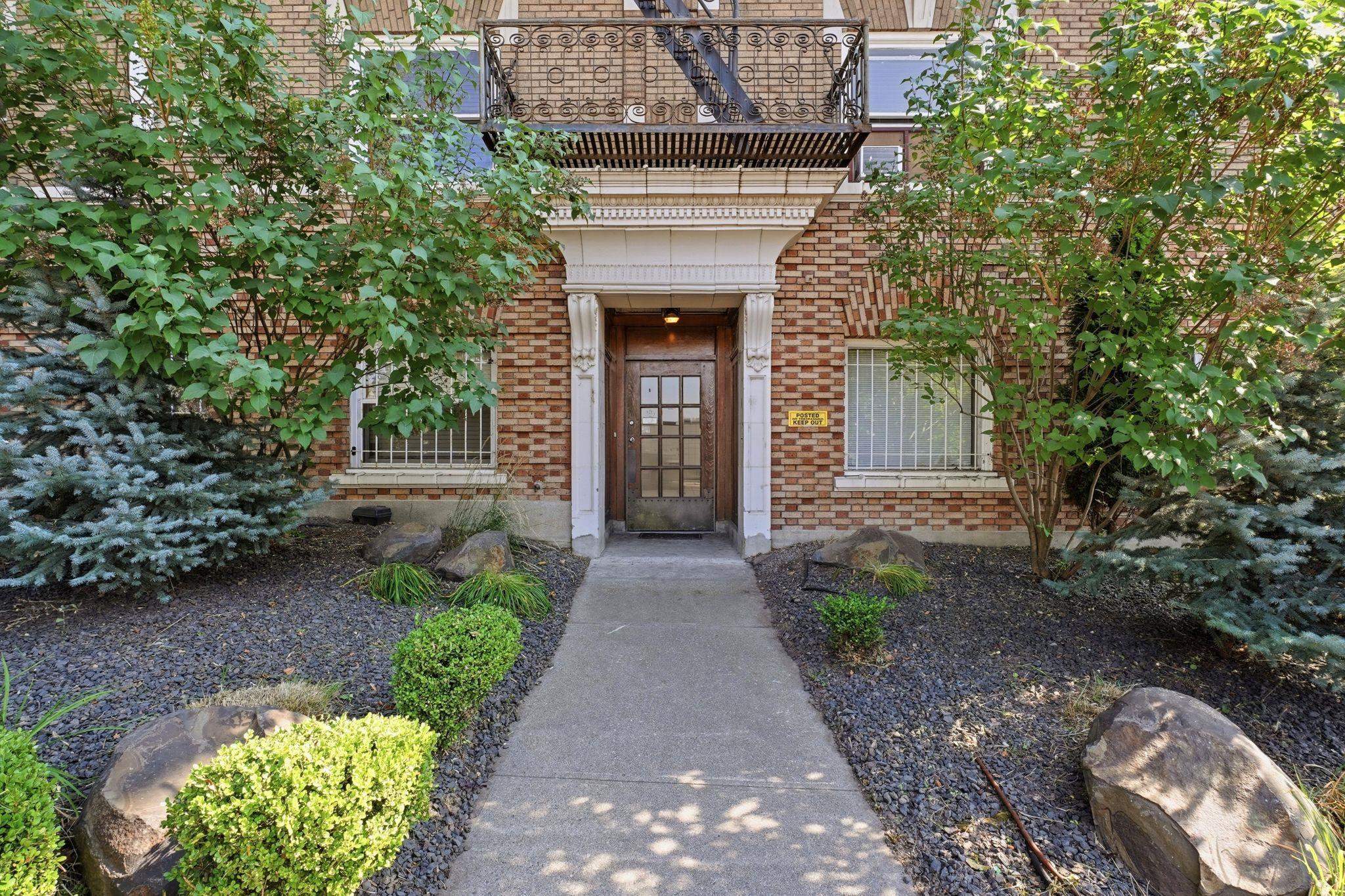 702 S Bernard St - Photo 5