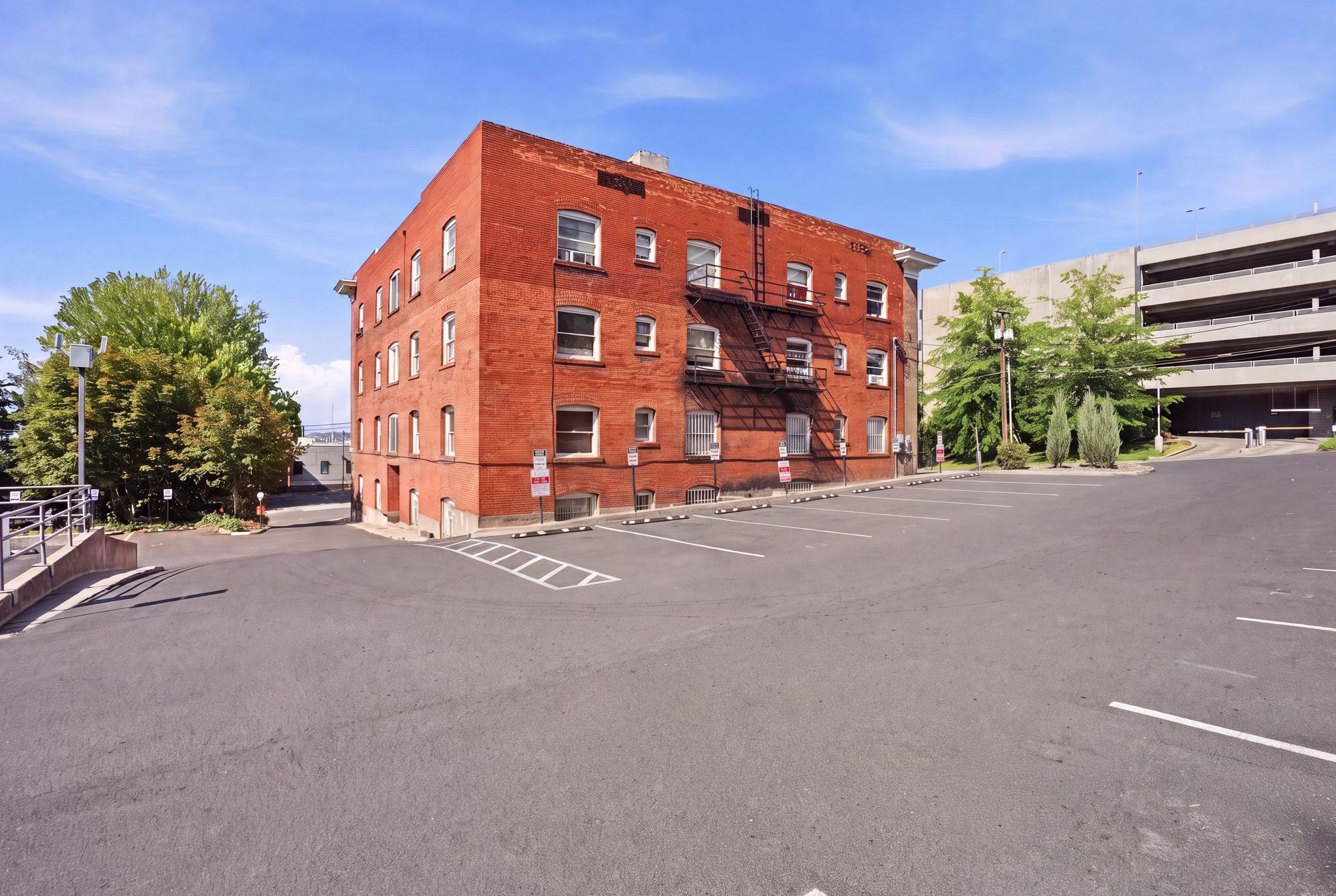 702 S Bernard St - Photo 7