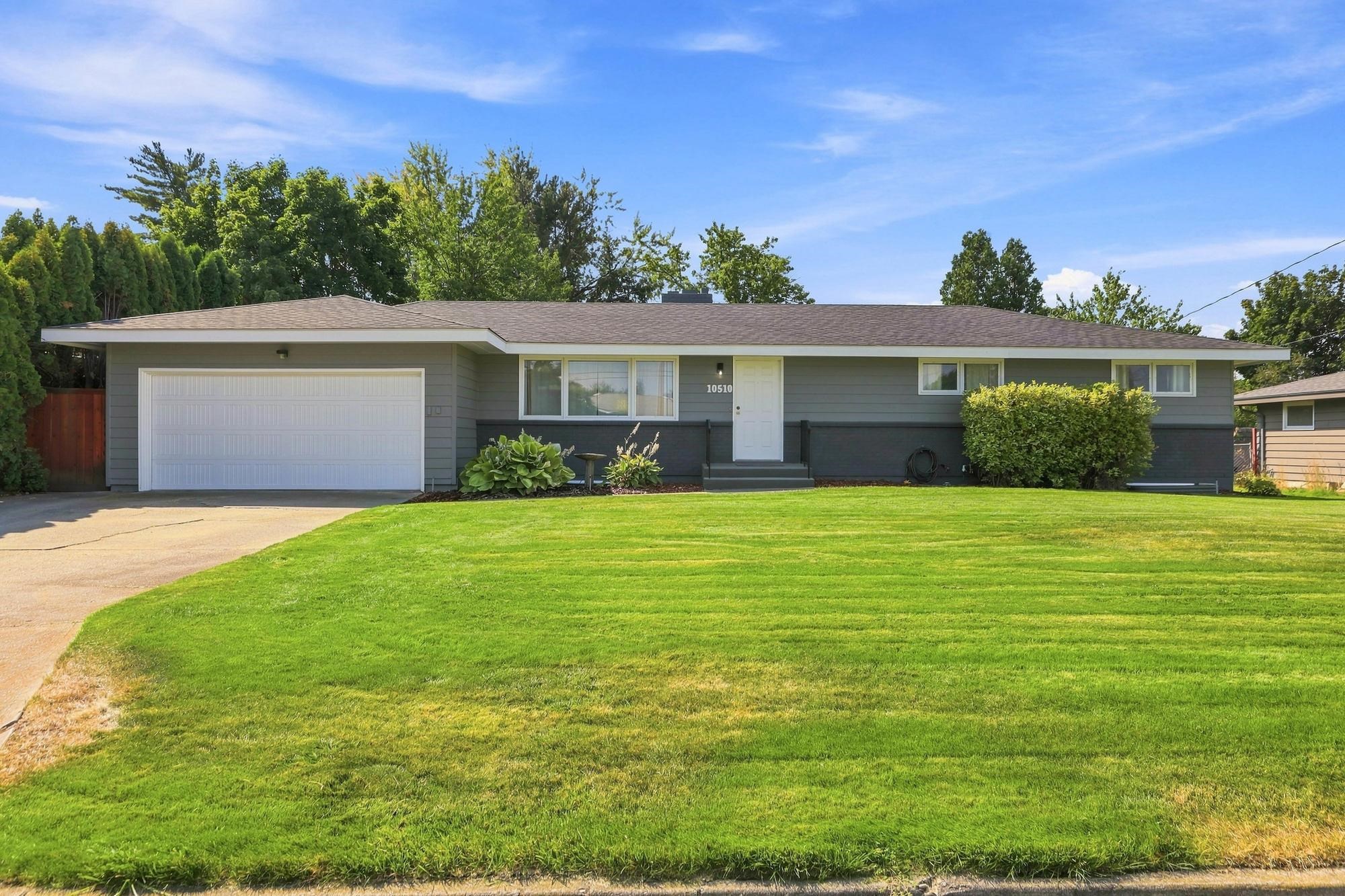 10510 E Desmet Ave - Photo 1