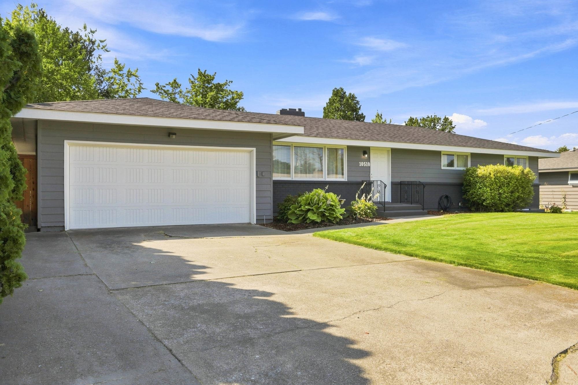 10510 E Desmet Ave - Photo 3