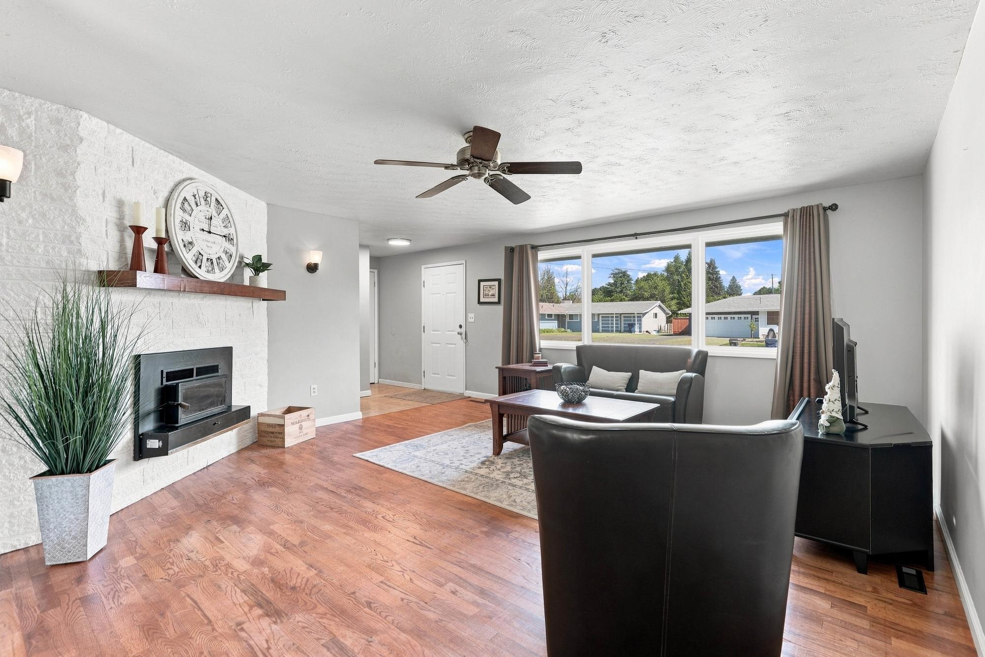 10510 E Desmet Ave - Photo 5