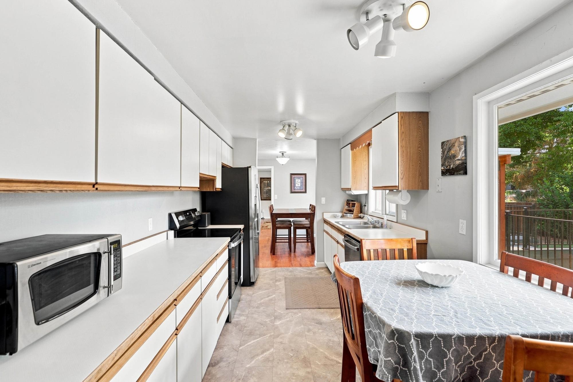10510 E Desmet Ave - Photo 14